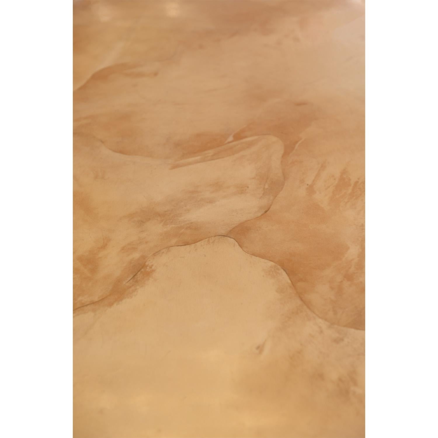 Américain Karl Springer Grande table de salle à manger en peau de chèvre avec bases en laiton, années 1970 en vente