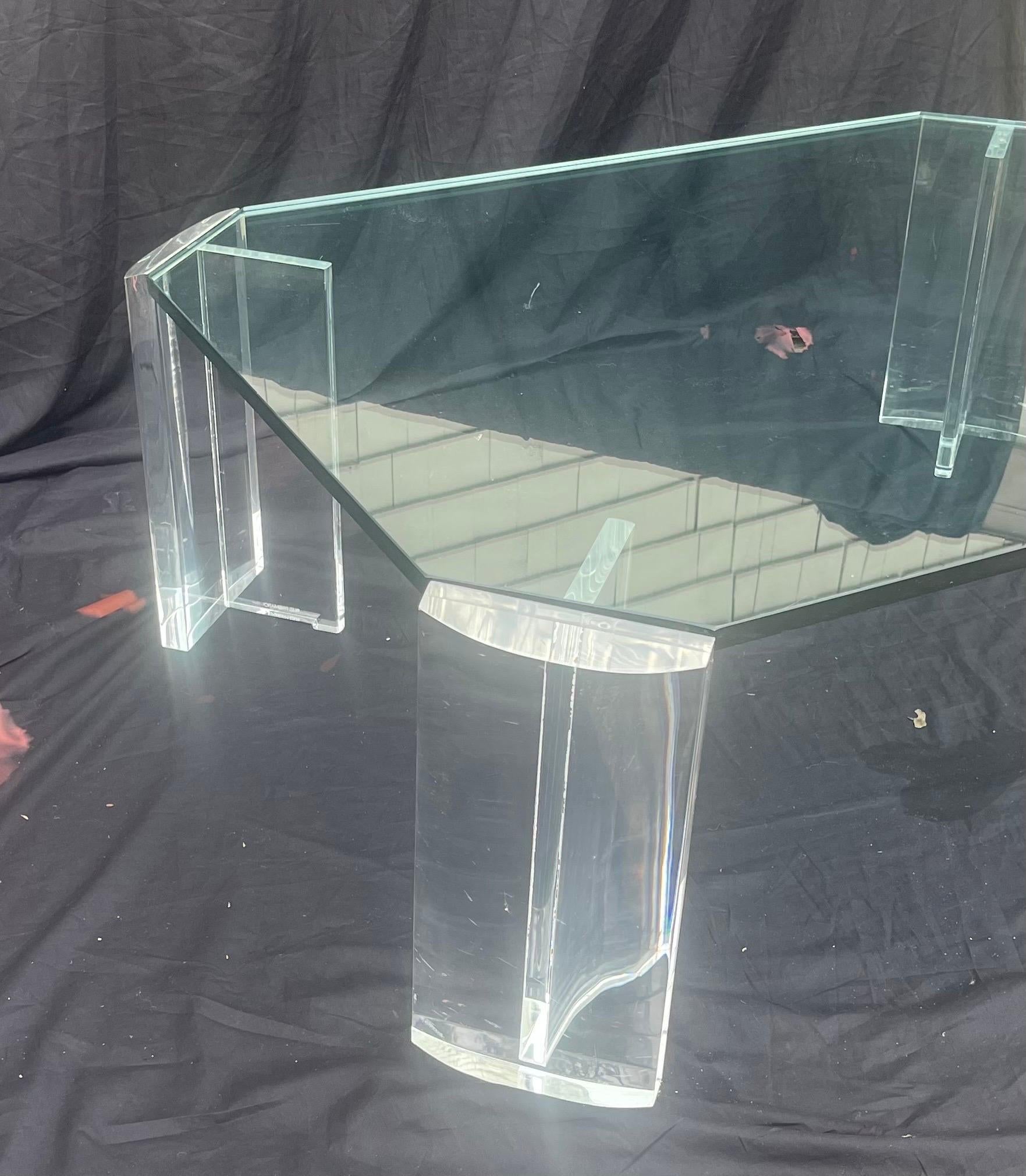 Karl Springer Les Prismatiques Mid Century Lucite Glass Coffee Cocktail Table In Good Condition For Sale In Roslyn, NY