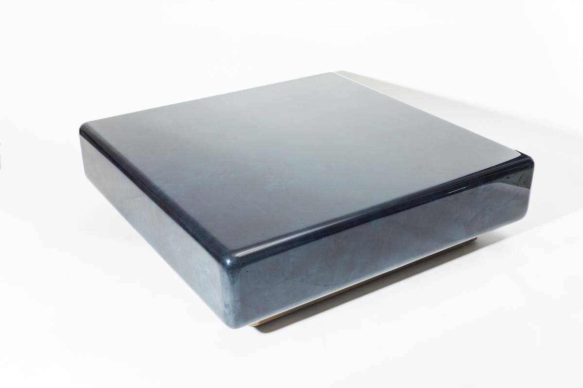 Karl Springer LTD, Mesa baja con base de pedestal de piel de cabra lacada, EE.UU. Estadounidense en venta