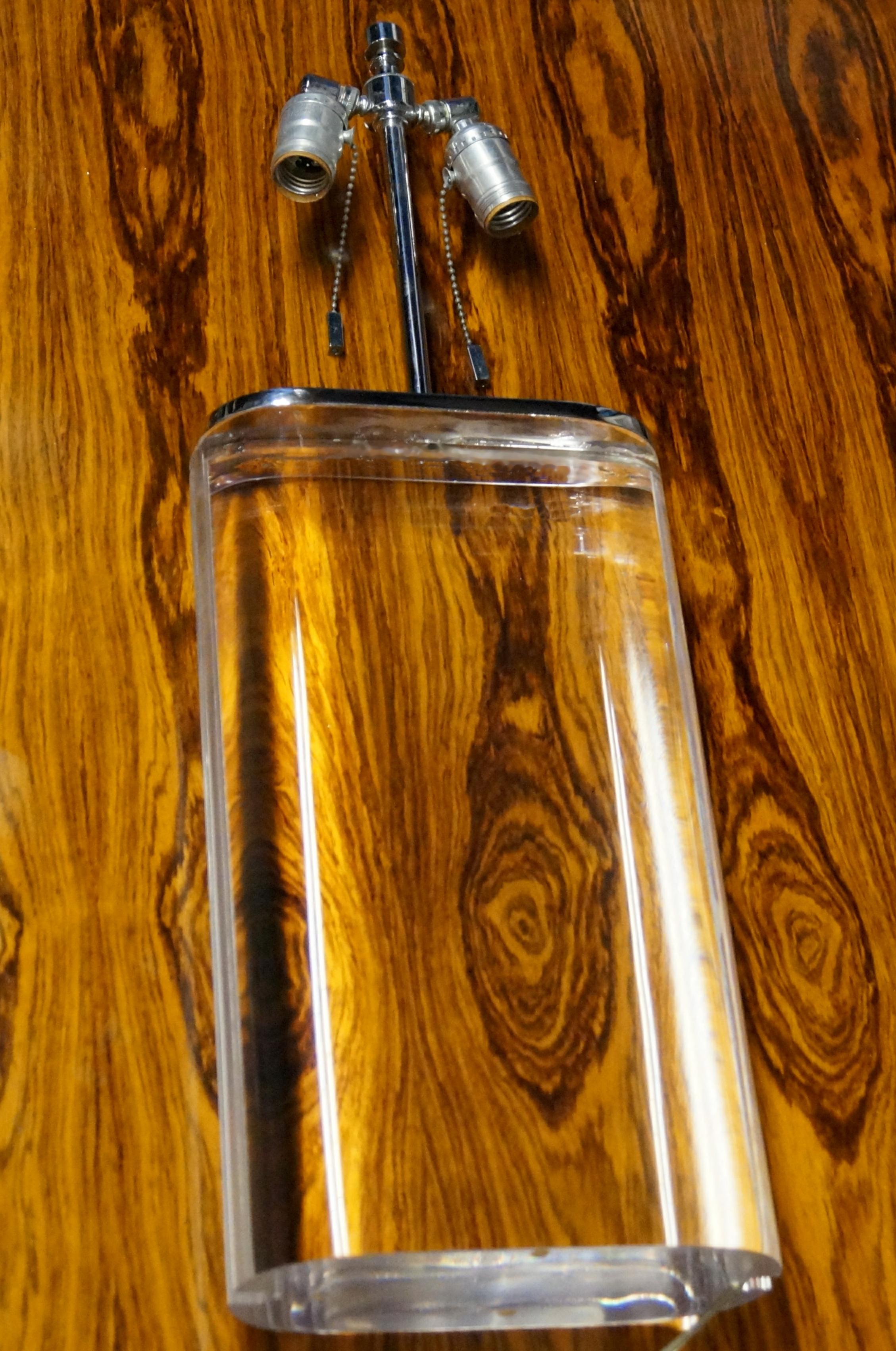 Karl Springer Lucite and Chrome Table Lamp In Good Condition For Sale In Wayne, NJ