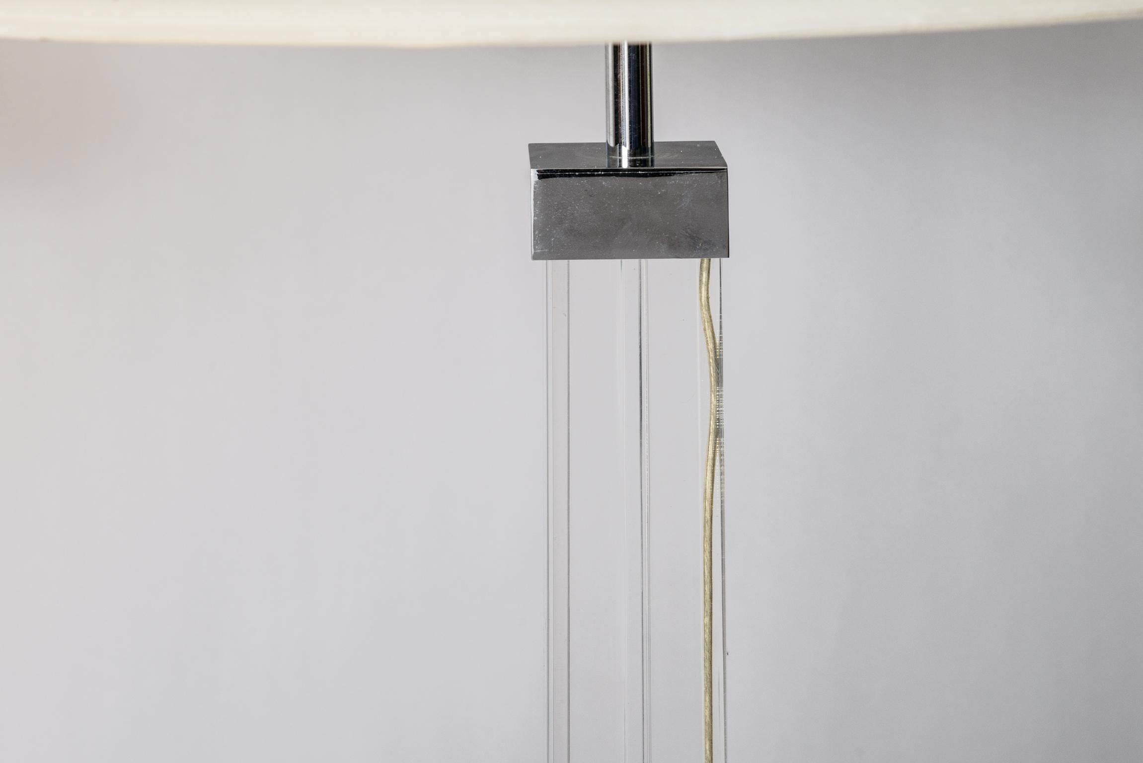 Lucite Karl Springer Lampadaires en lucite et acier en vente