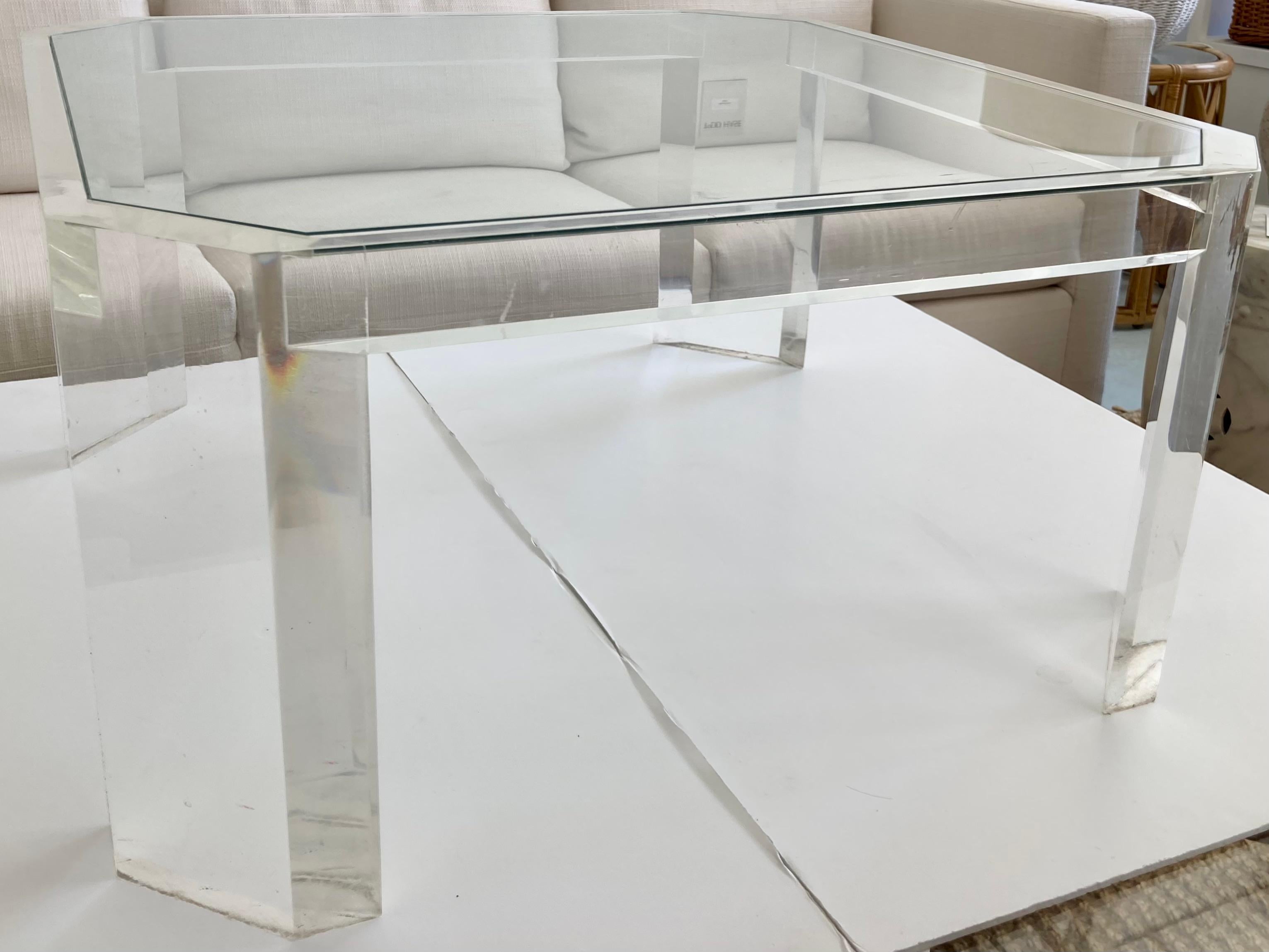 Karl Springer Lucite Coffee Table With Angle Corners (Ende des 20. Jahrhunderts) im Angebot