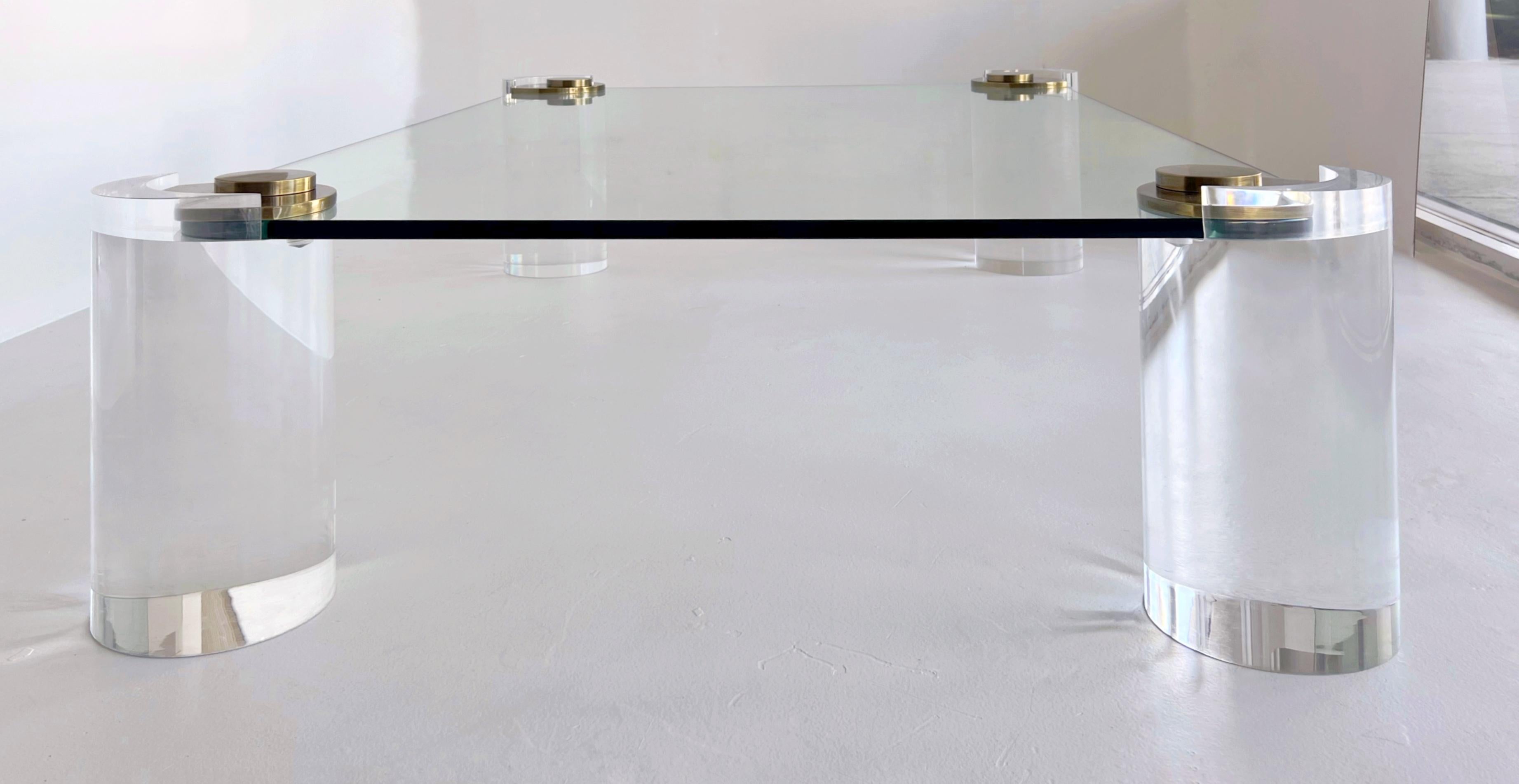 Américain Karl Springer - Table à cocktail en verre lucite et bronze en vente