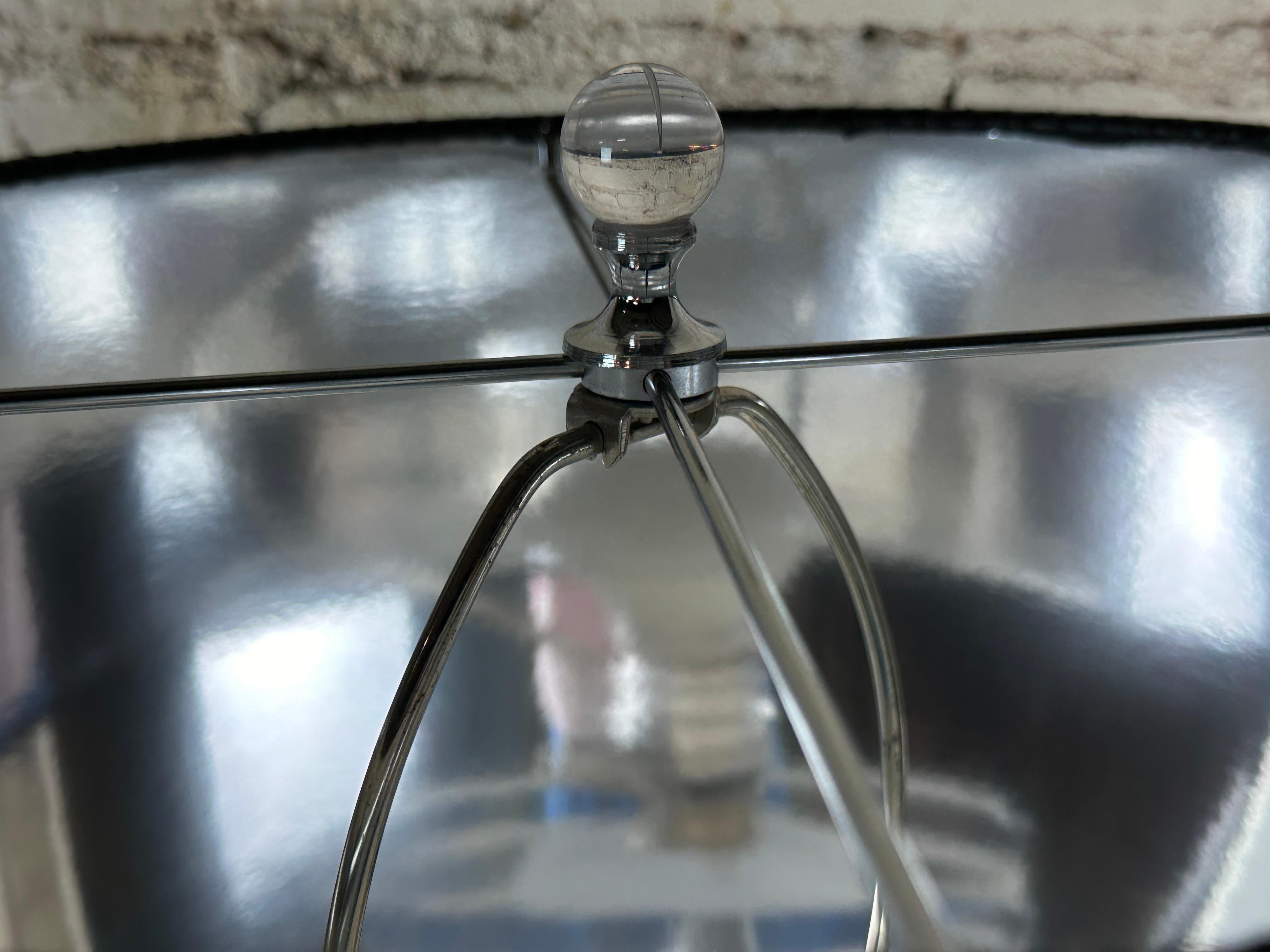 Karl Springer Oval Lucite Lamp In Excellent Condition In Pasadena, CA
