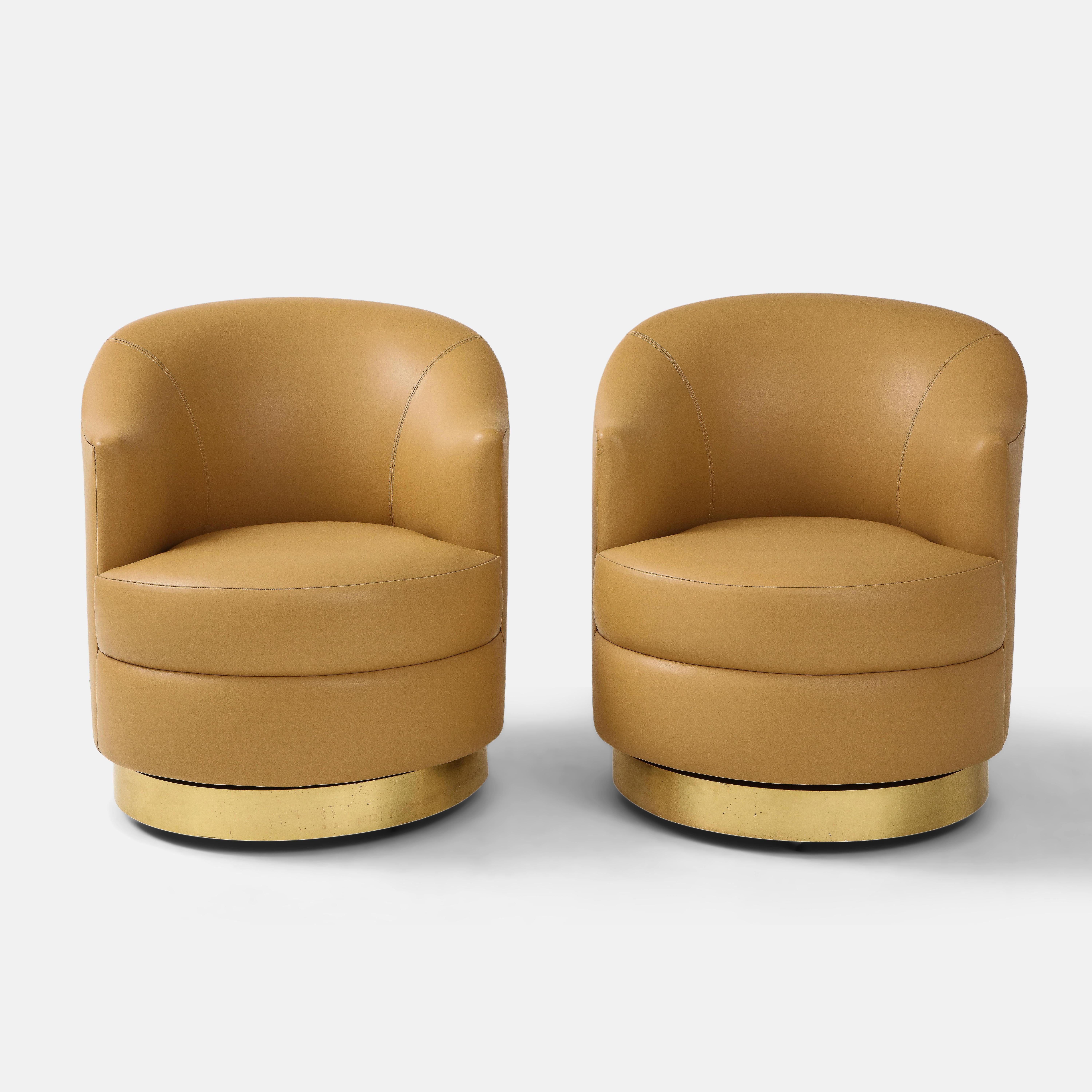 Late 20th Century Karl Springer Pair of Swivel Chairs in Camel Edelman Leather and Brass, 1980s