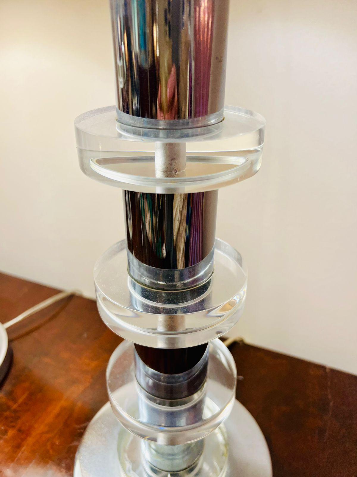 Fin du 20e siècle Paire de lampes de table Karl Springer en lucite et métal crème, circa 1970 en vente