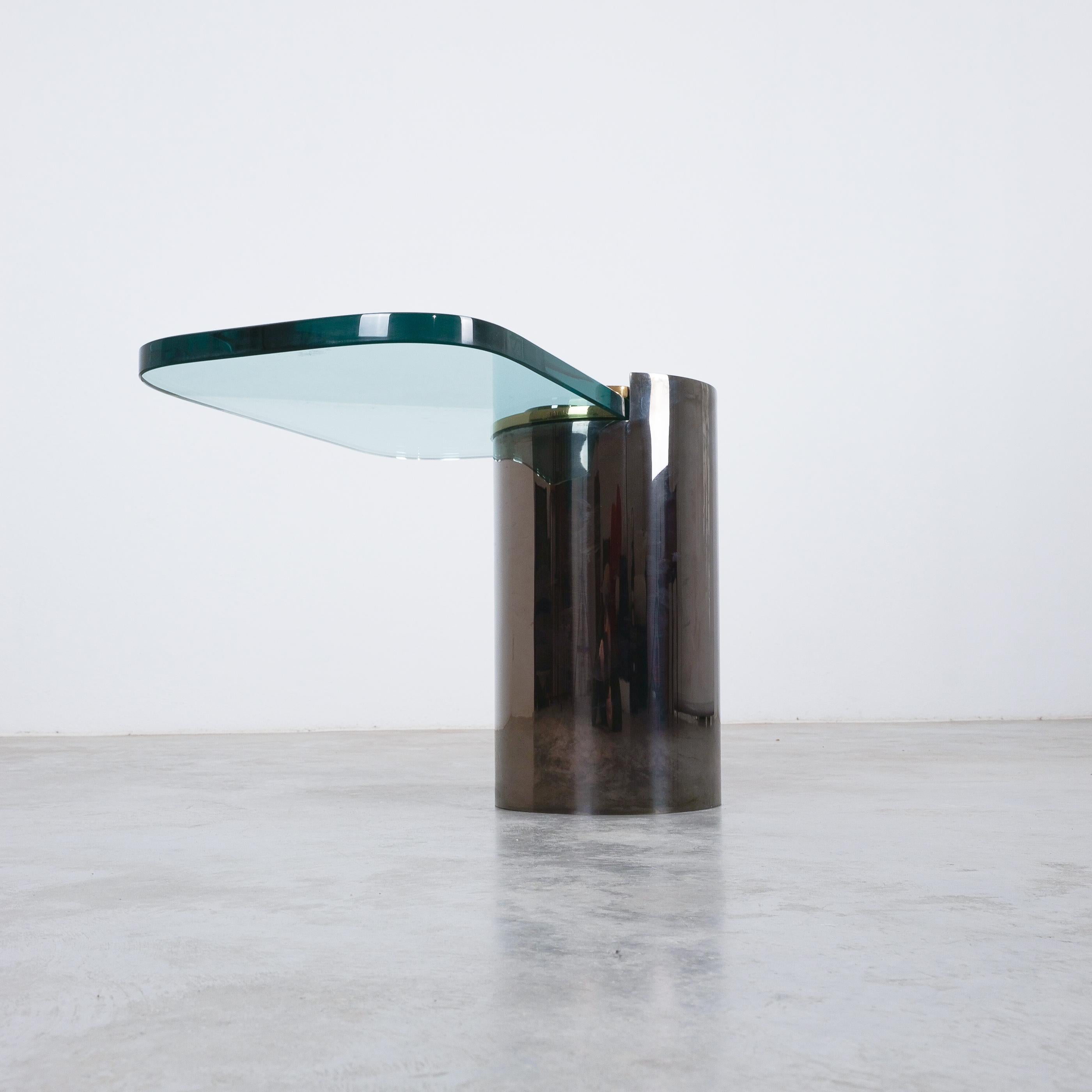 Karl Springer Skulpturenbein-Beistelltisch aus poliertem Rotguss-Messingglas und Glas, 1970 im Angebot 4