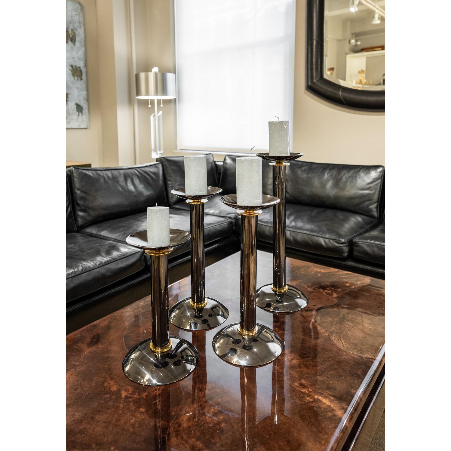Karl Springer Set of 4 Candleholders in Gunmetal and Brass, 1980s In Excellent Condition For Sale In New York, NY