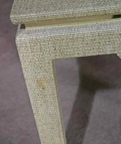 Tavolino rivestito in tessuto d'erba