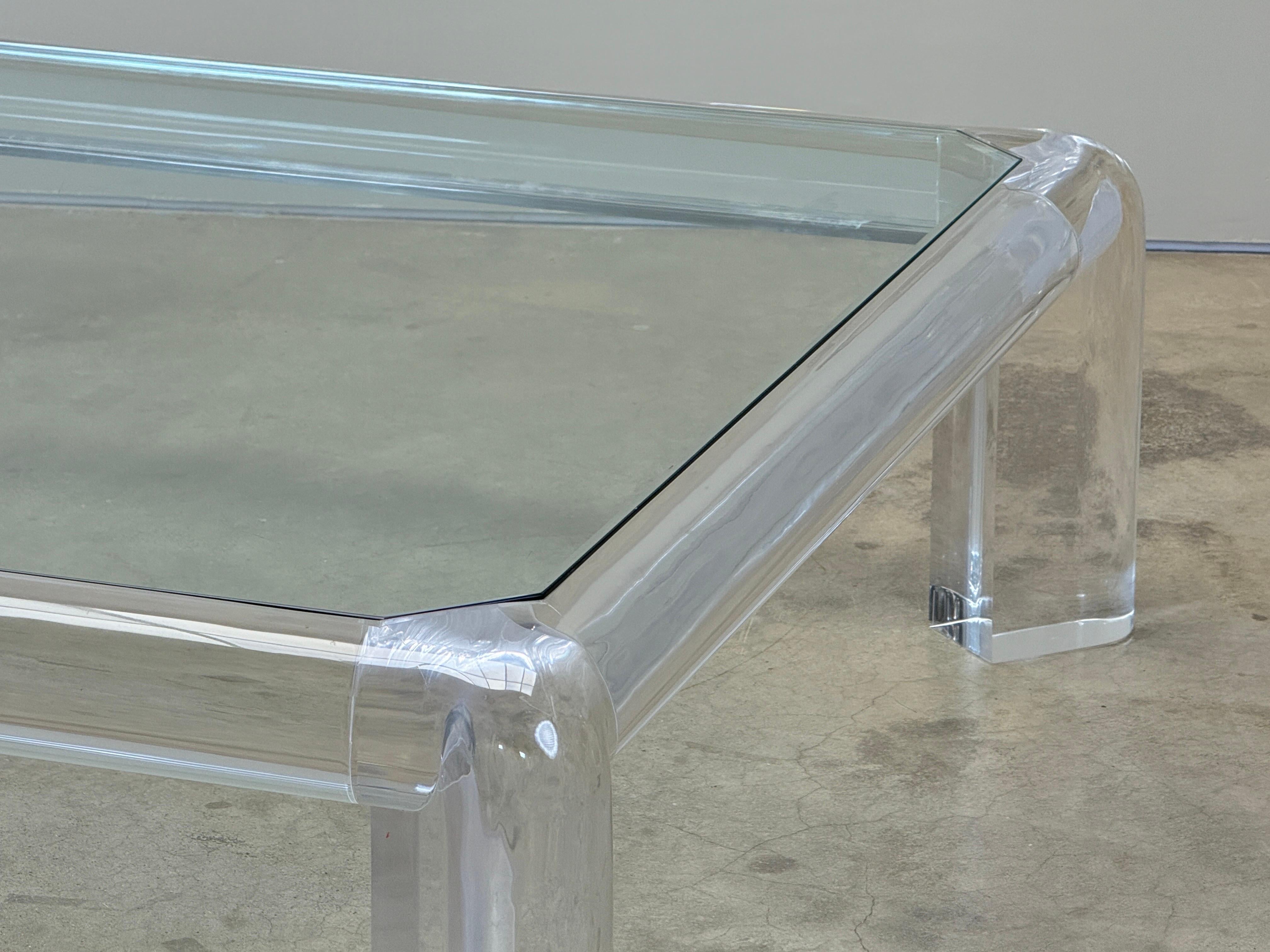 Karl Springer Signiert 'Mark II' Lucite Couchtisch im Angebot 2