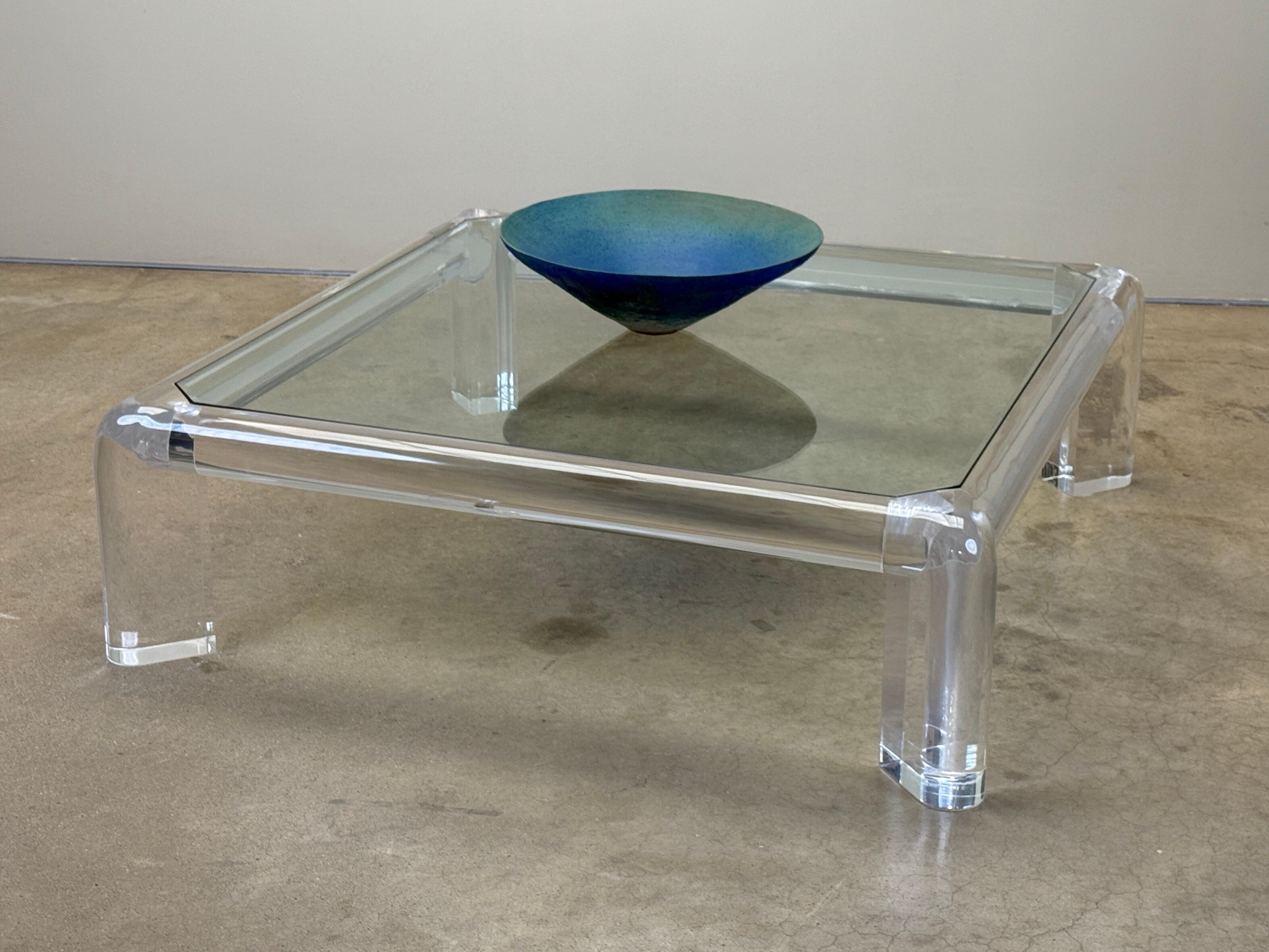 Karl Springer Signiert 'Mark II' Lucite Couchtisch im Angebot 4