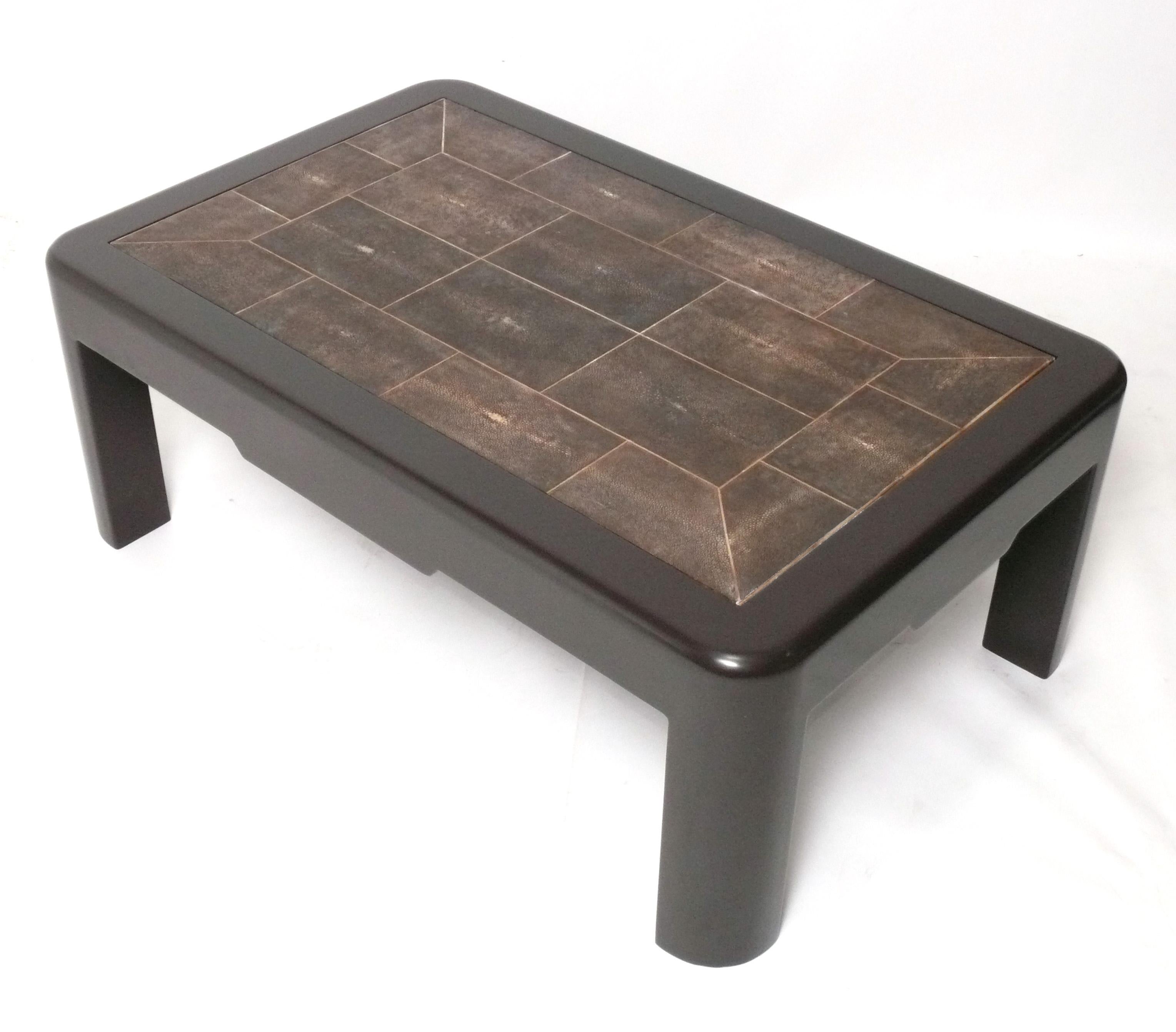Mid-Century Modern Table basse en galuchat signée Karl Springer Mid Century Modern Glamour en vente