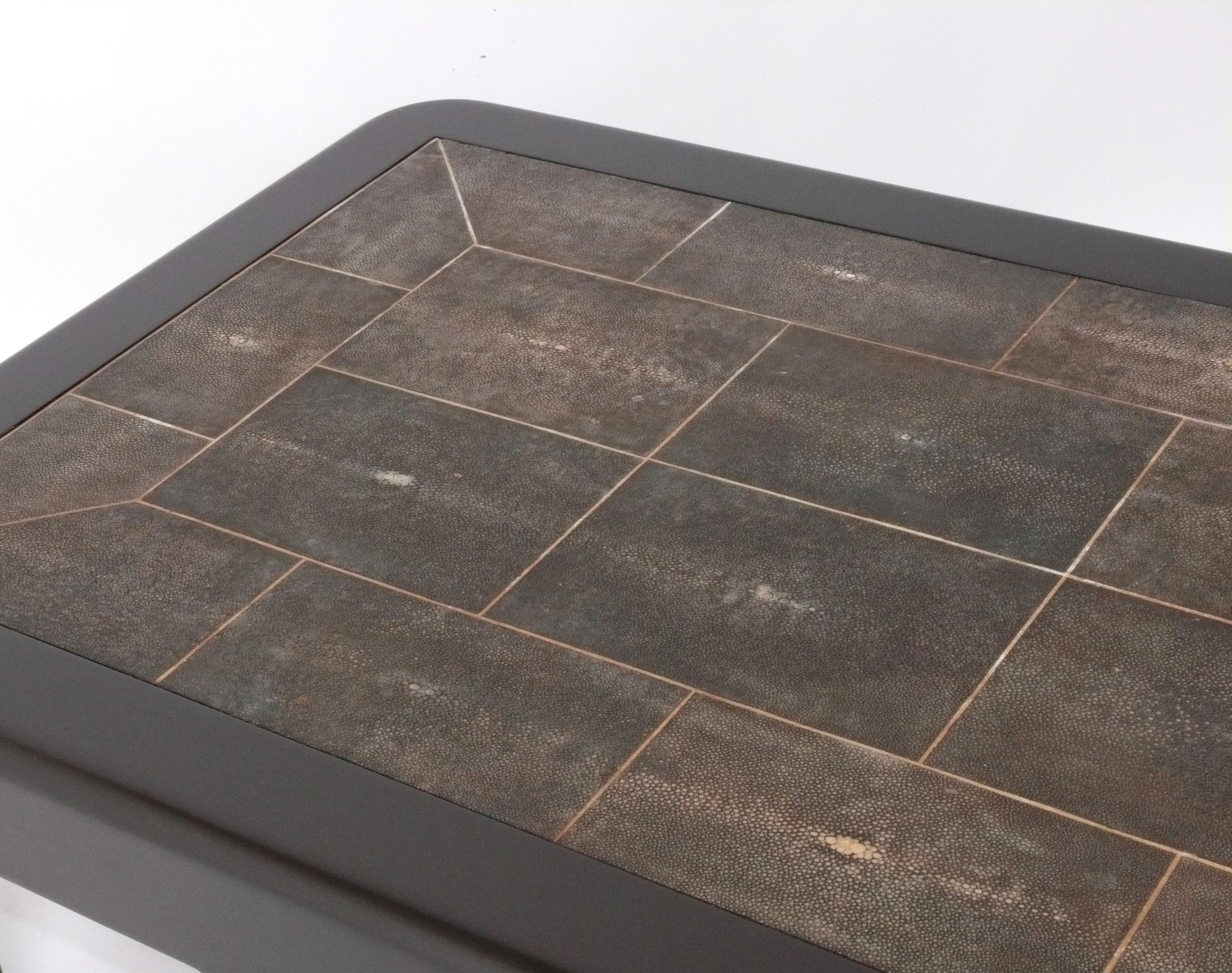 Américain Table basse en galuchat signée Karl Springer Mid Century Modern Glamour en vente