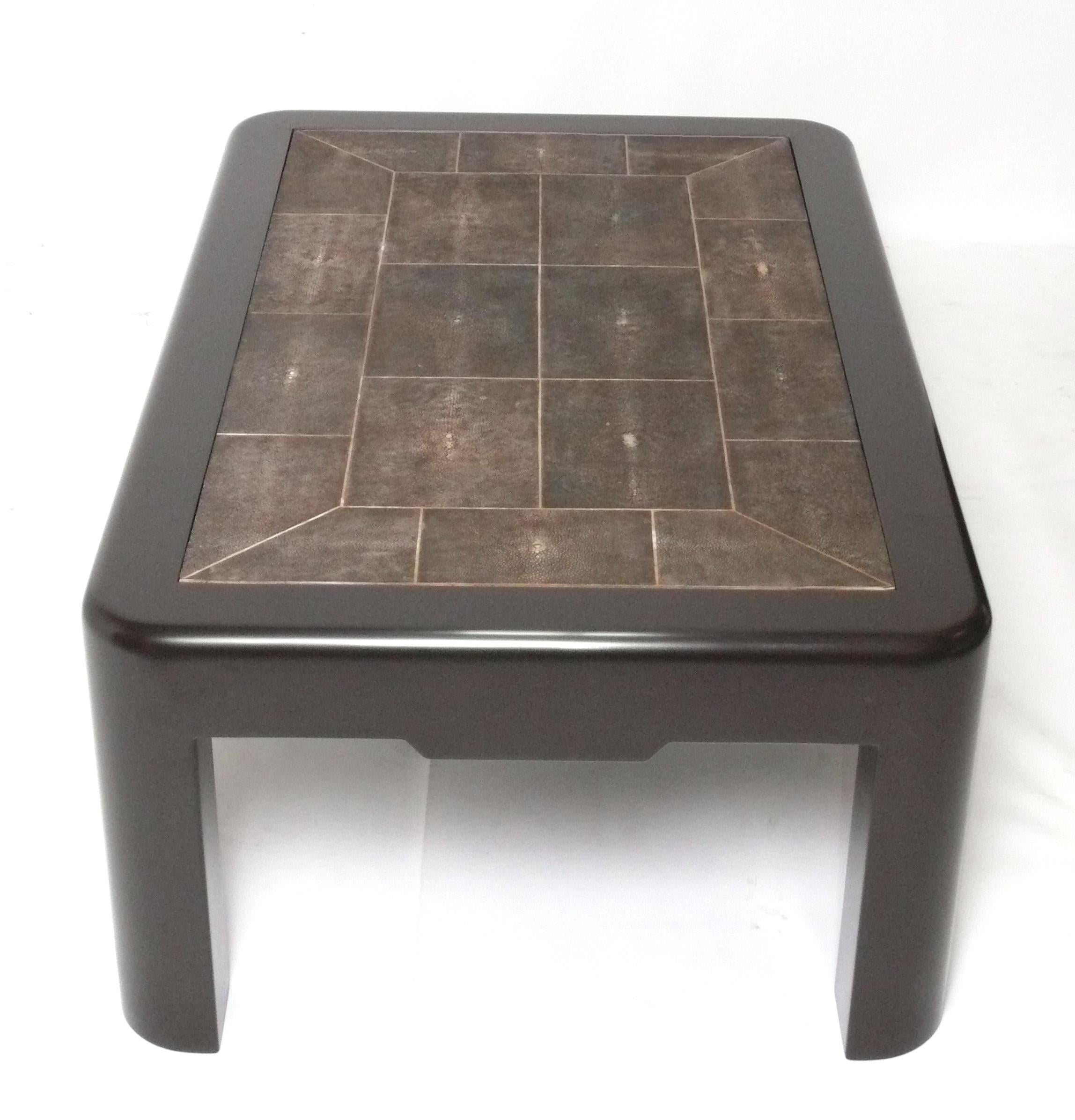 Laqué Table basse en galuchat signée Karl Springer Mid Century Modern Glamour en vente