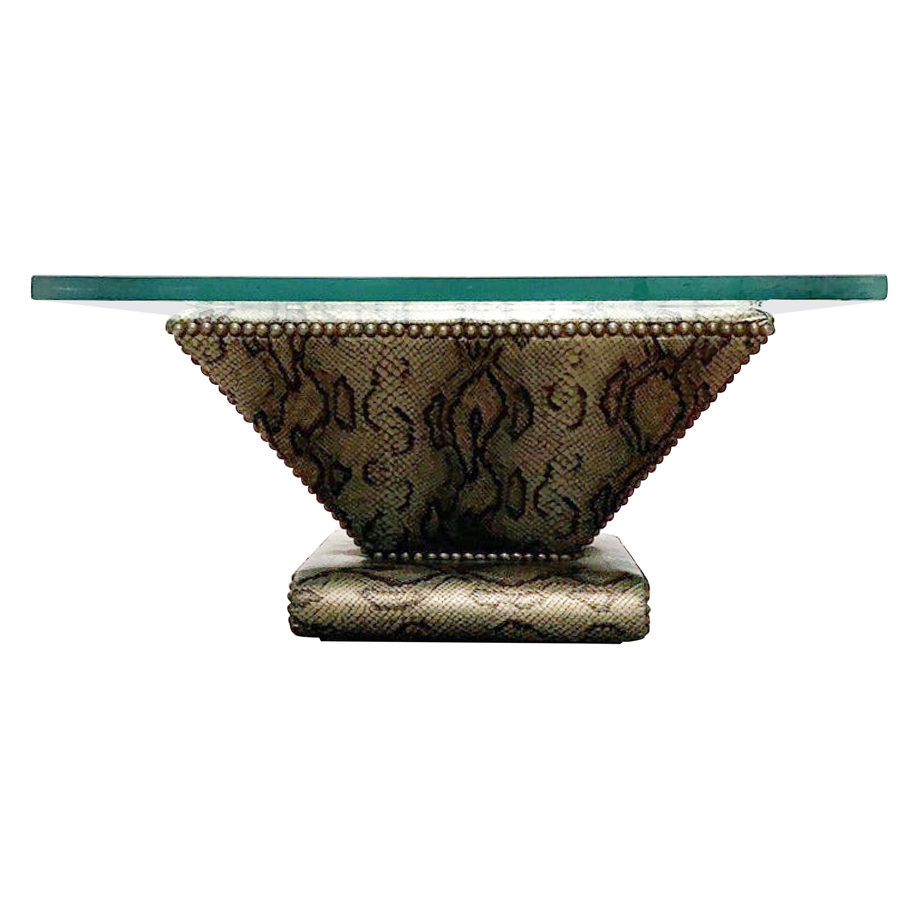 Mesa de cóctel moderna Karl Springer de cuero con textura de serpiente (o polipiel) y bronce Regency. Se trata de una pieza original de Karl Springer y conserva su etiqueta 