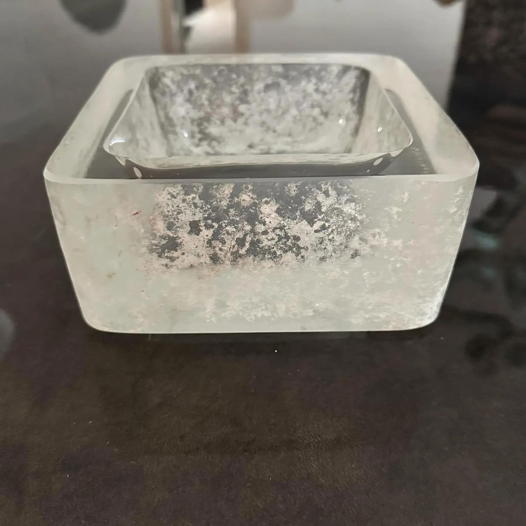 Cuenco de cristal veneciano scavo blanco cuadrado Karl Springer, años 80 en venta 1