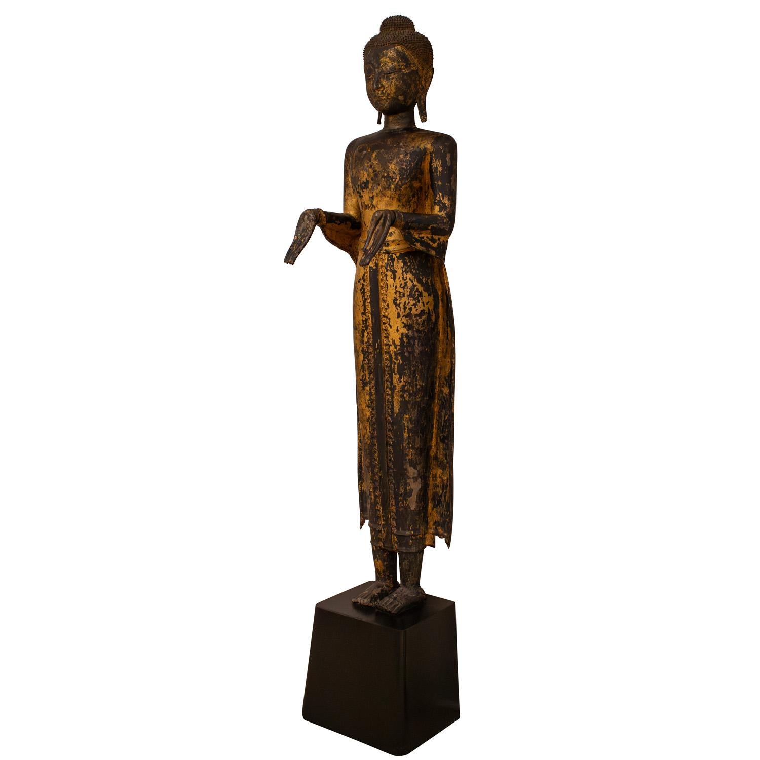 Altro Karl Springer Scultura di Buddha in piedi in bronzo dorato del XIX secolo in vendita