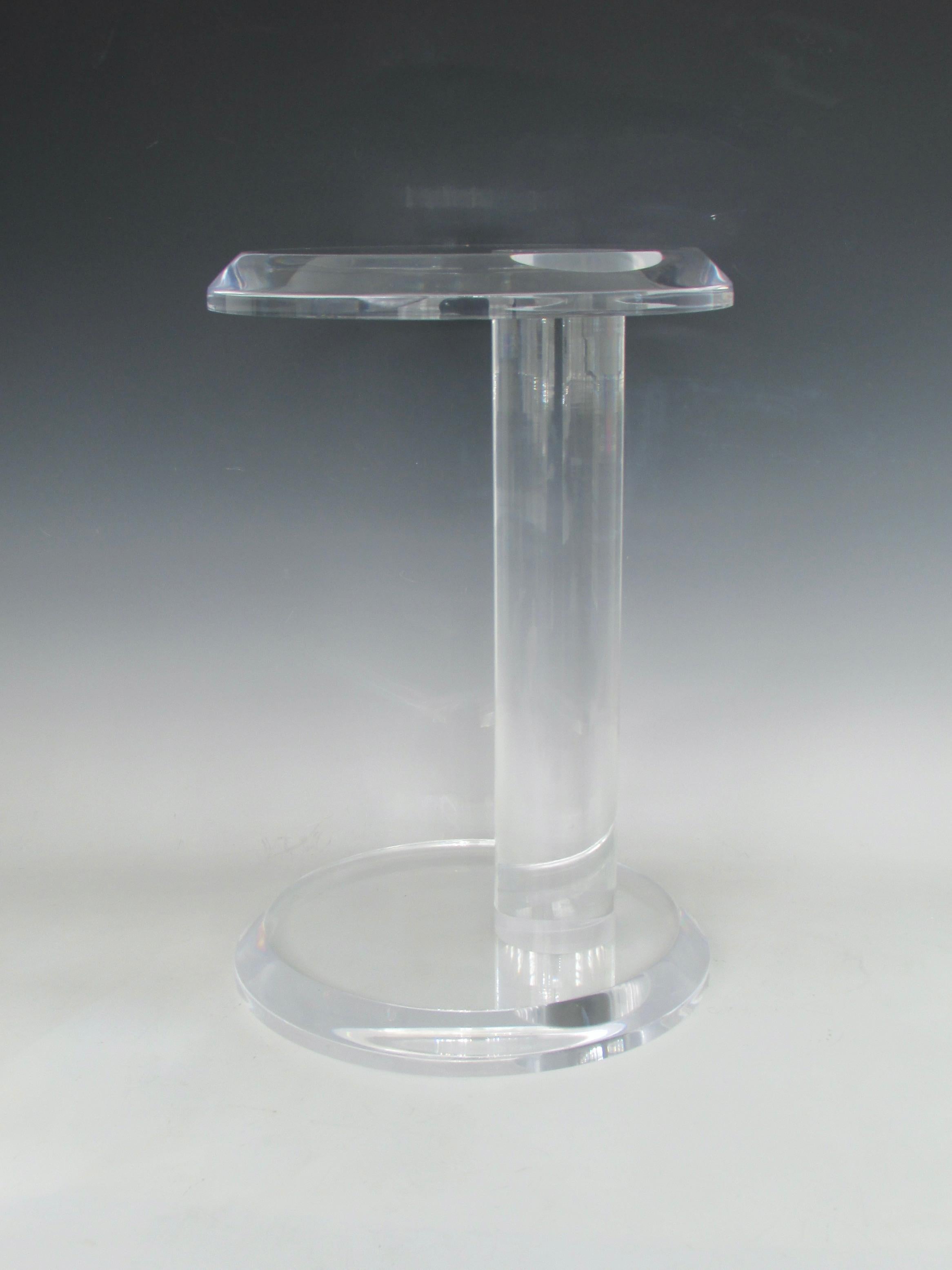 Poli Table d'appoint asymétrique en lucite style Karl Springer en vente