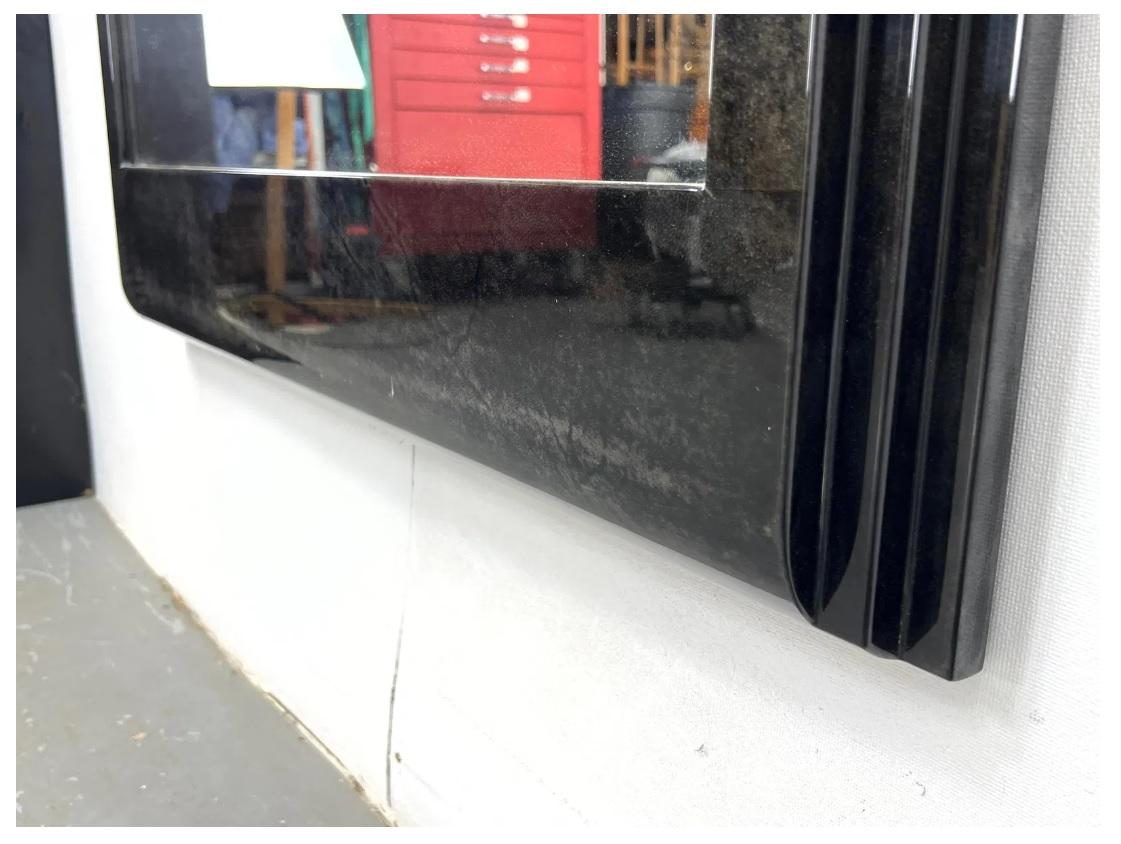 Pelle di capra Specchio da parete in pelle di capra nera in stile Karl Springer con piccoli accenti di diamante in vendita