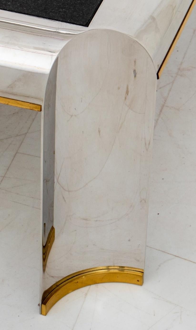 Table basse de style Karl Springer à plateau en marbre chromé Bon état - En vente à New York, NY