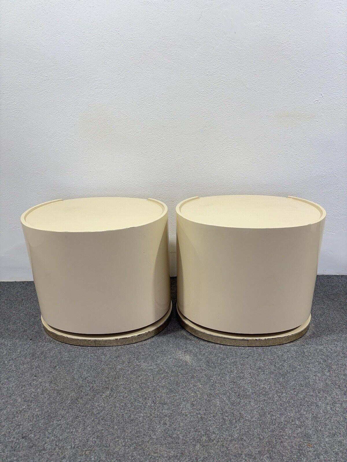 Karl Springer Style Pair of bedside tables space Agedesign Modernism 1970's For Sale 3