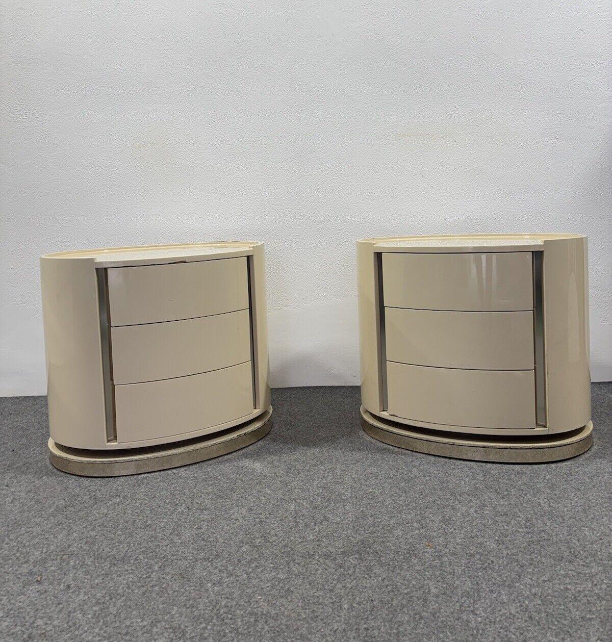 Karl Springer Style Pair of bedside tables space Agedesign Modernism 1970's.

Full lacquered wood frame, chrome-plated steel details.

Item is in good conservative condition, no structural defects to report, present signs of time due to use and
