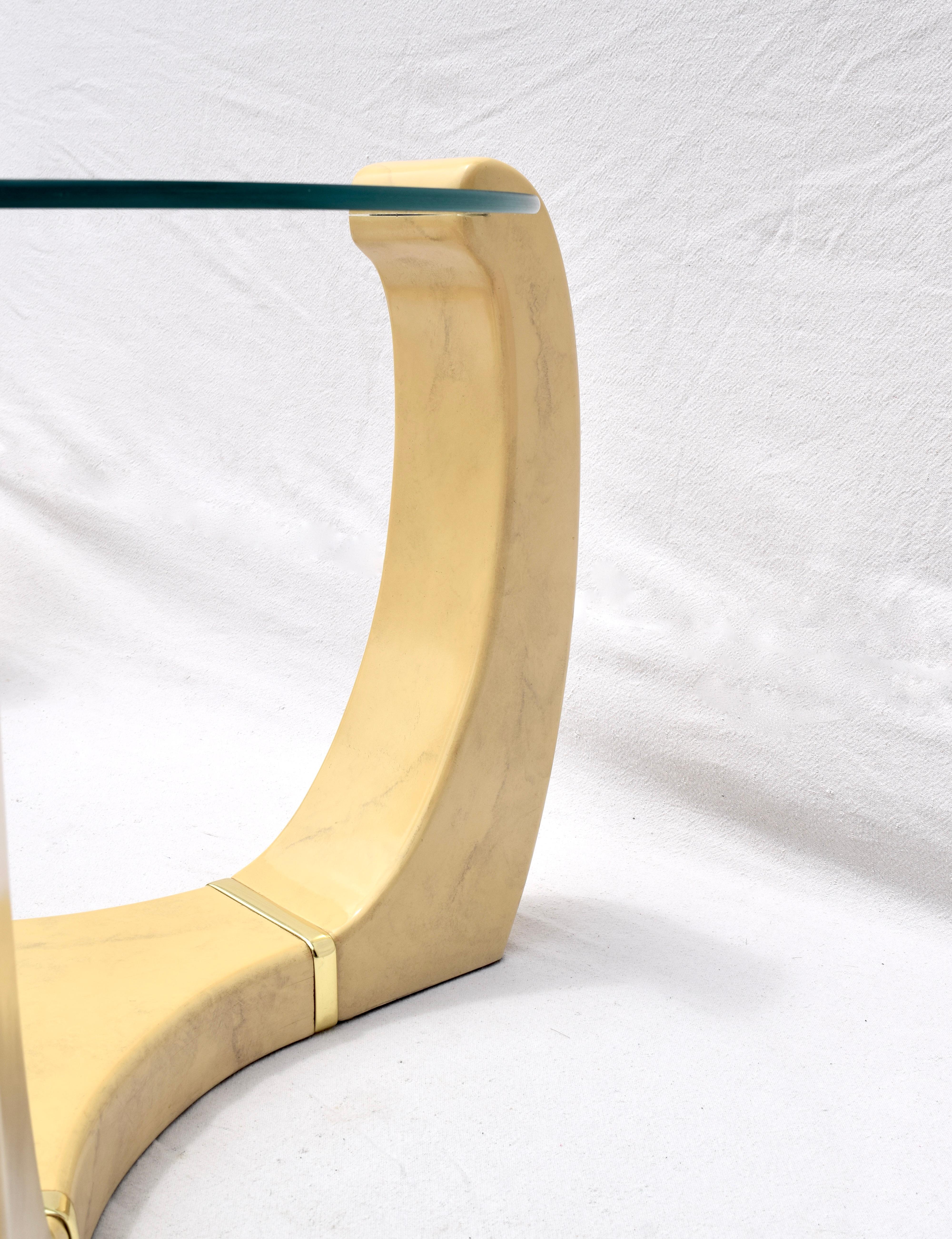Postmoderne Tables d'extrémité postmodernes en fausse peau de chèvre en vente