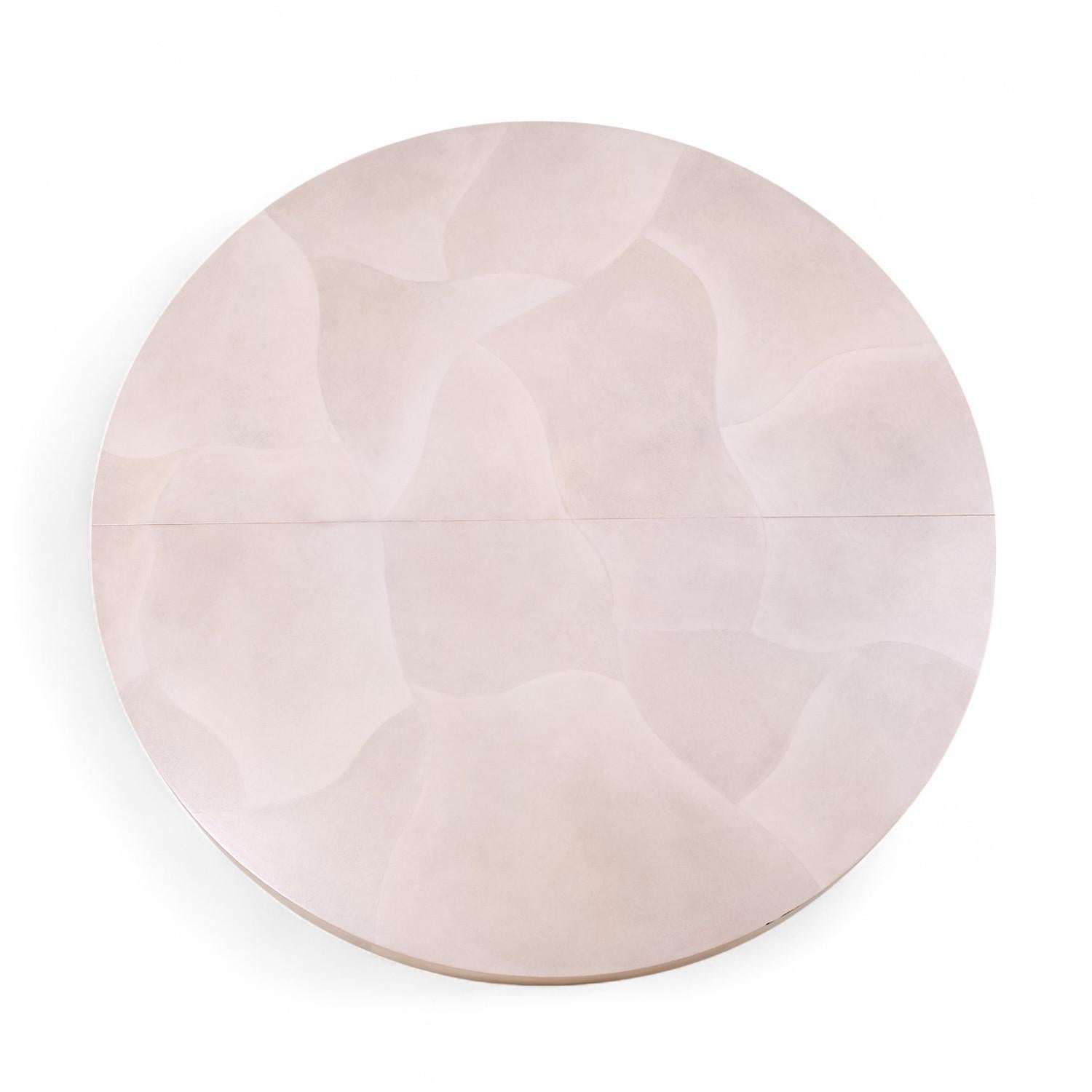 Table de salle à manger extensible en fausse peau de chèvre avec 4 abattants, style Karl Springer en vente 4