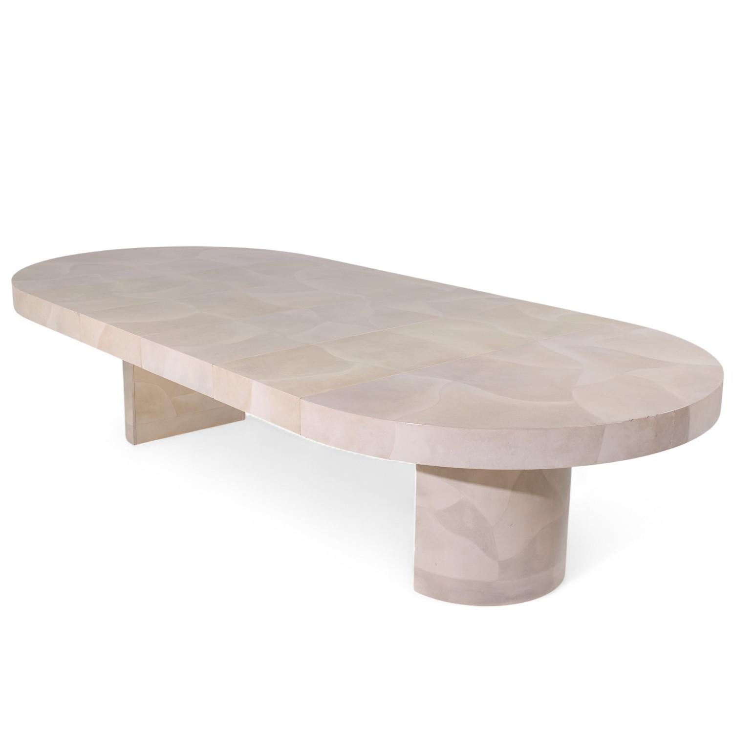 Table de salle à manger extensible en fausse peau de chèvre avec 4 abattants, style Karl Springer en vente 5