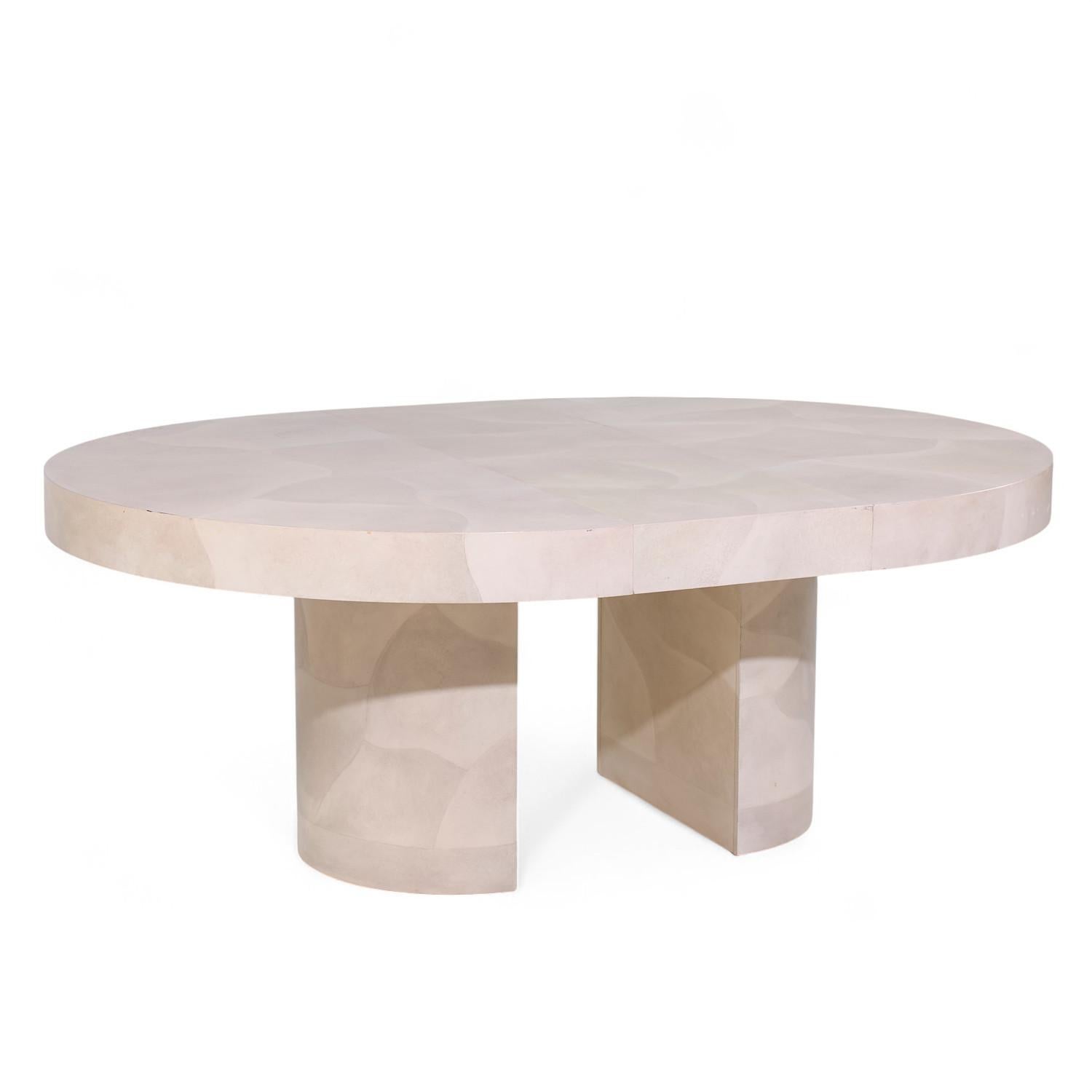 Table de salle à manger extensible en fausse peau de chèvre avec 4 abattants, style Karl Springer en vente 1