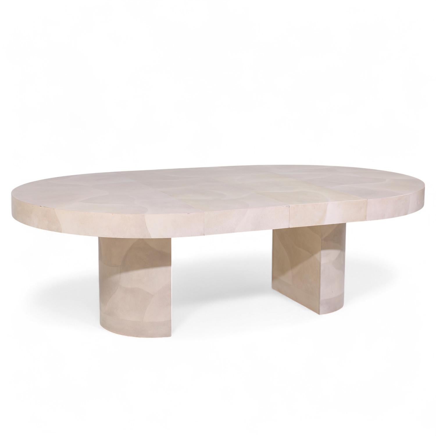 Table de salle à manger extensible en fausse peau de chèvre avec 4 abattants, style Karl Springer en vente 2