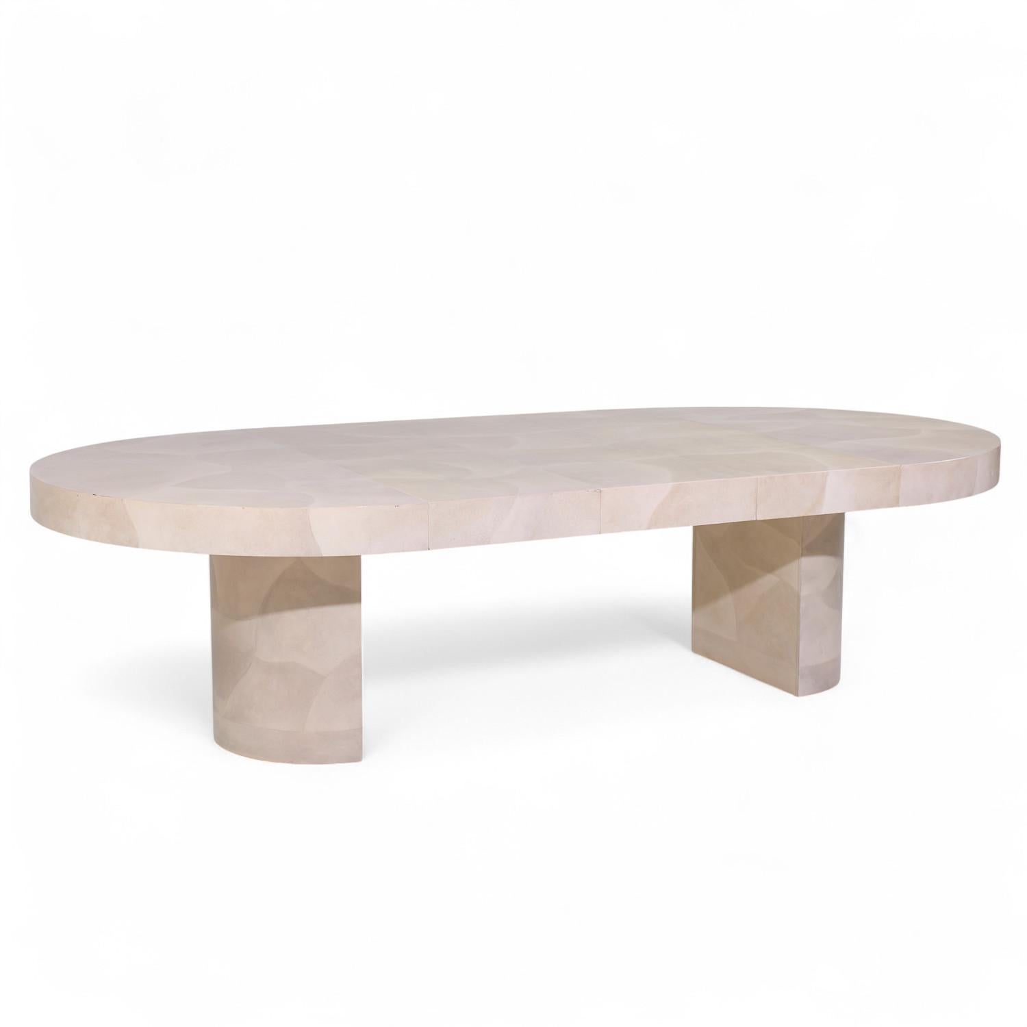 Table de salle à manger extensible en fausse peau de chèvre avec 4 abattants, style Karl Springer en vente 3