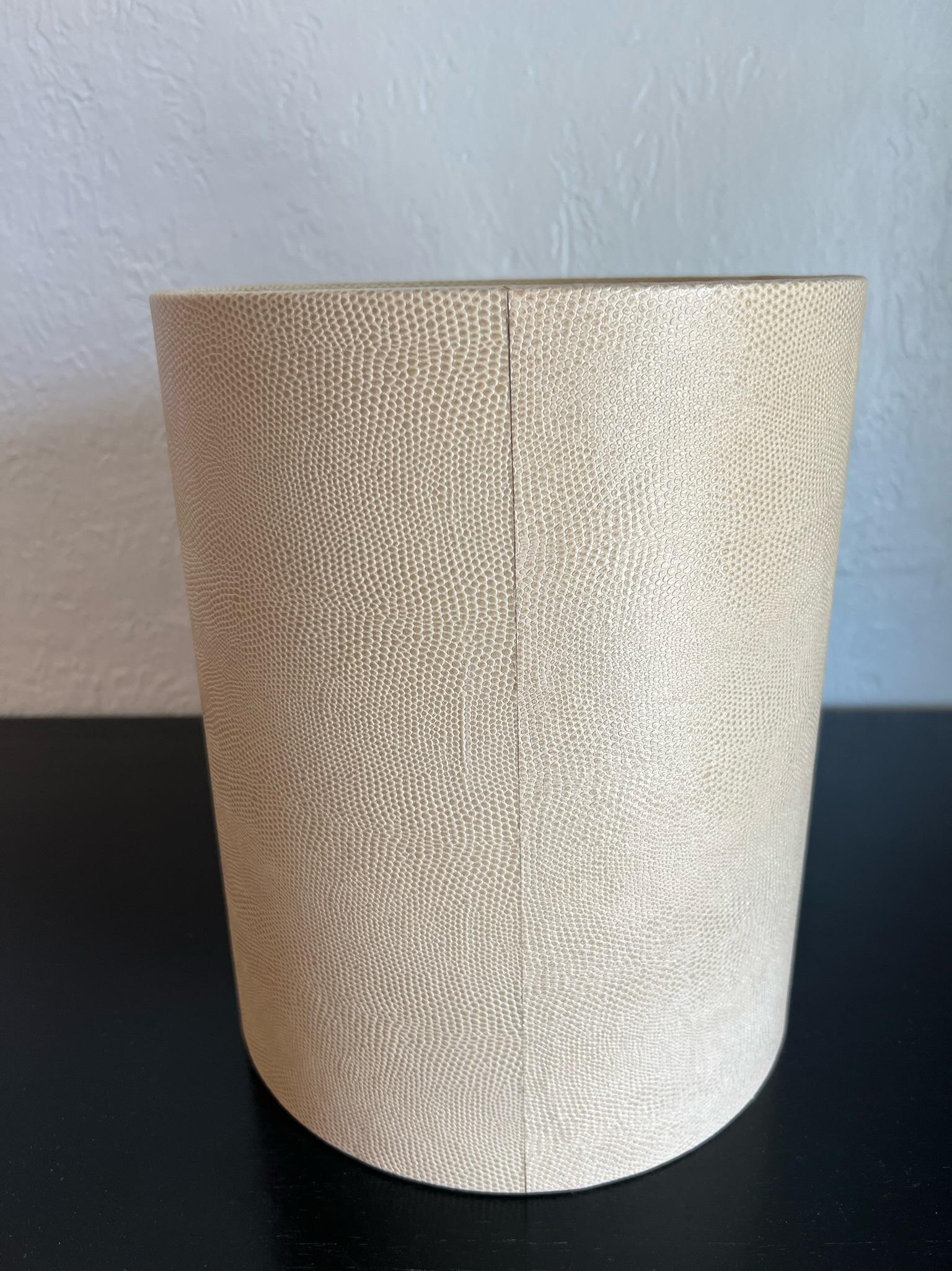 Karl Springer Style Faux Lizard Skin Waste Basket In Good Condition For Sale In West Palm Beach, FL