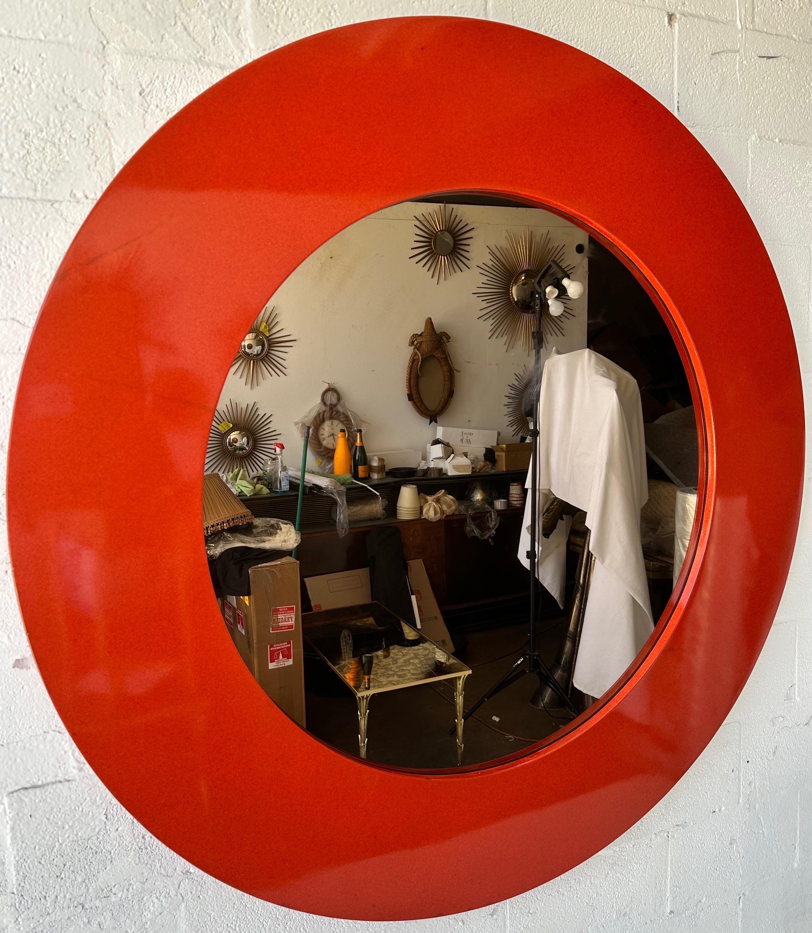 Karl Springer Style Very Large Round Goatskin Mirror, circa 1980.
Rare Color.
 Very good vintage condition.