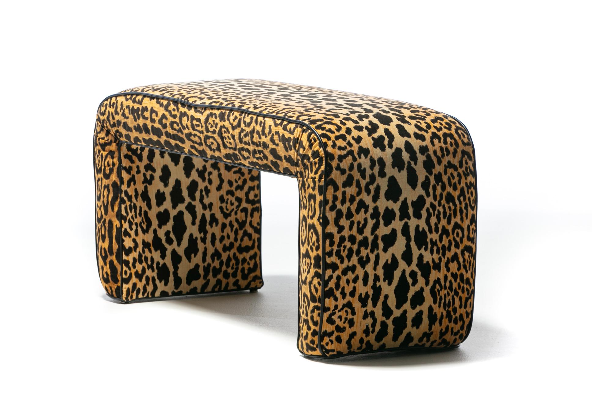 Cuir Grand banc cascade de style Karl Springer en velours léopard et cuir noir en vente