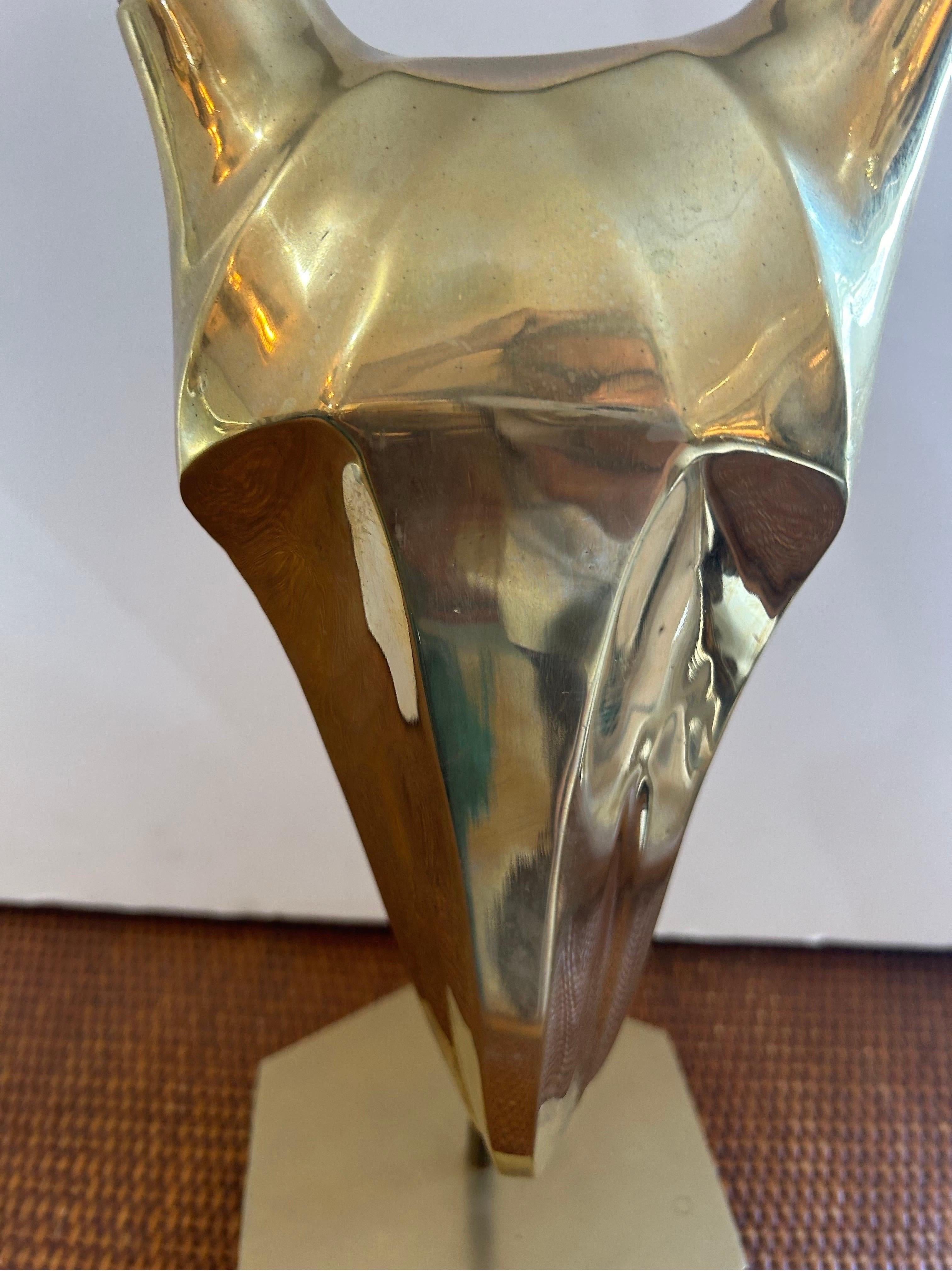 Scultura a forma di ariete in lucite e ottone in stile Karl Springer...anni '70 in vendita 3