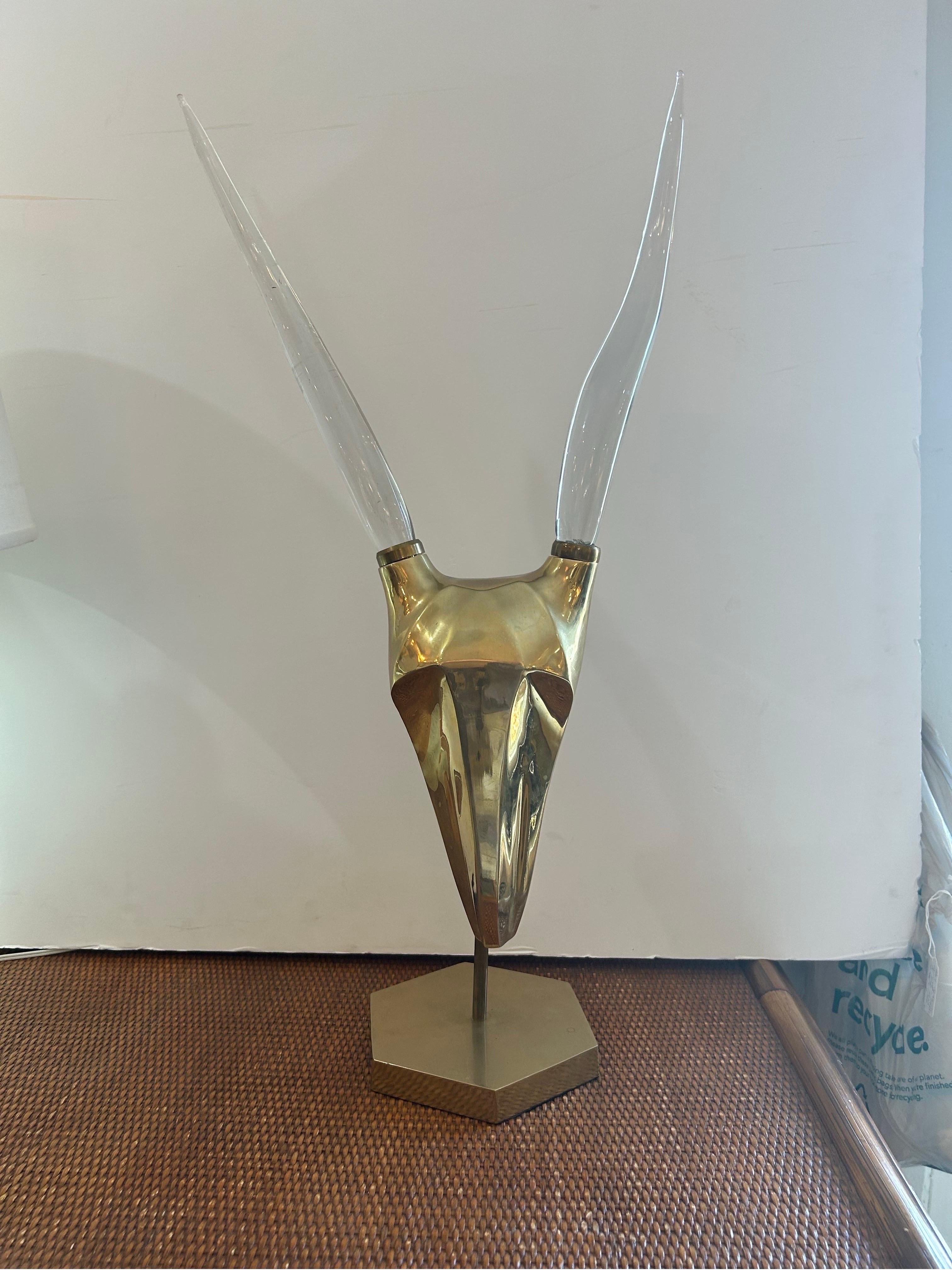 Scultura a forma di ariete in lucite e ottone in stile Karl Springer...anni '70 in vendita 4