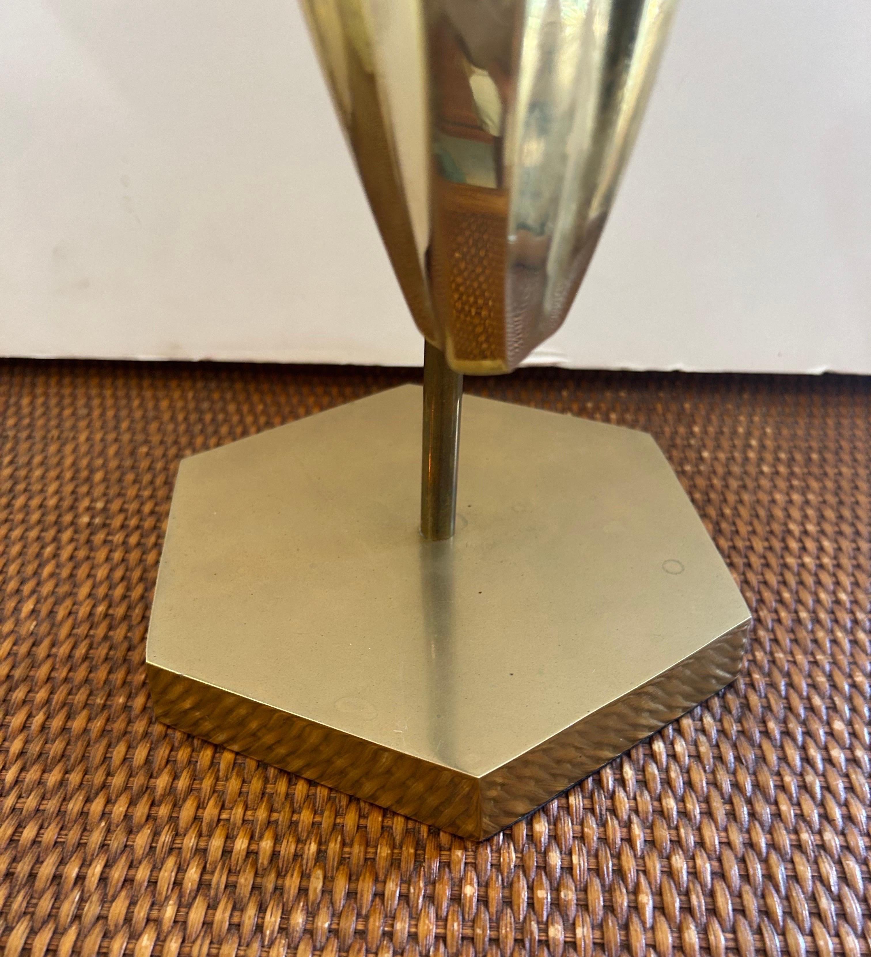 Scultura a forma di ariete in lucite e ottone in stile Karl Springer...anni '70 in vendita 7