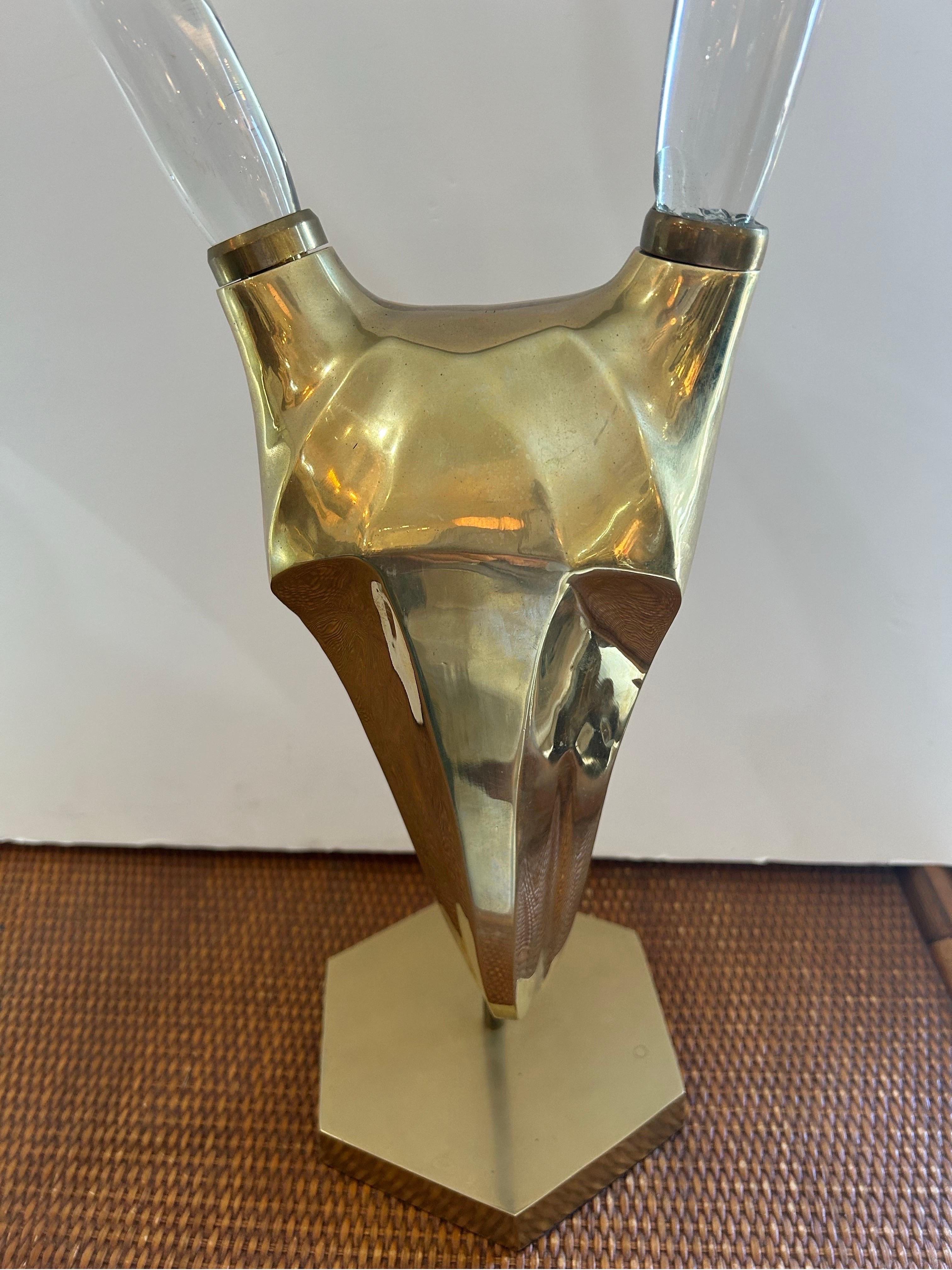 Scultura a forma di ariete in lucite e ottone in stile Karl Springer...anni '70 in vendita 2