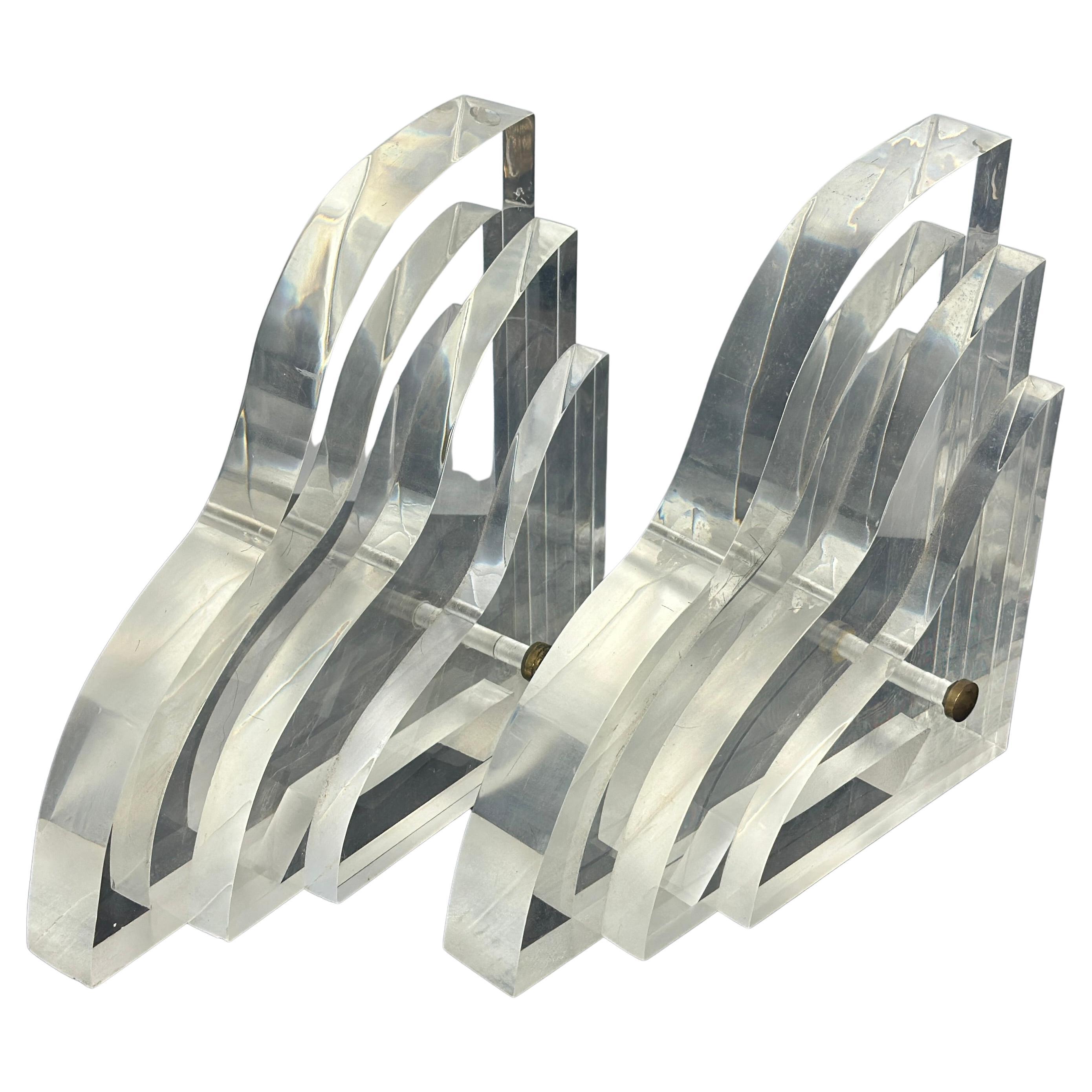 Staffe da parete in lucite per scaffali in stile Karl Springer - Una coppia in vendita