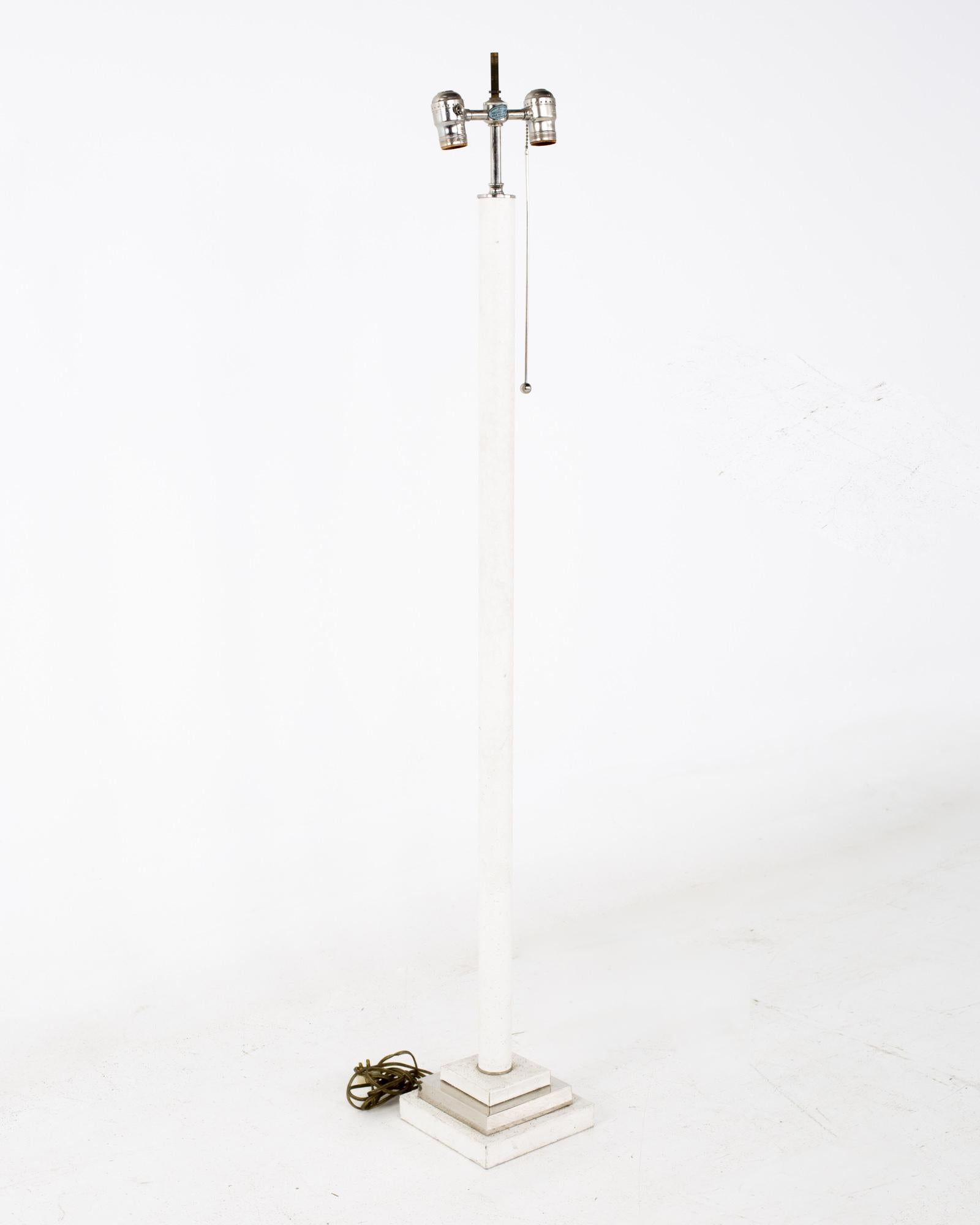 Paire de lampadaires en fausse autruche de style Karl Springer du milieu du siècle dernier Bon état - En vente à Countryside, IL