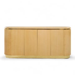 Credenza de latón y tela de hierba estilo Karl Springer de mediados de siglo