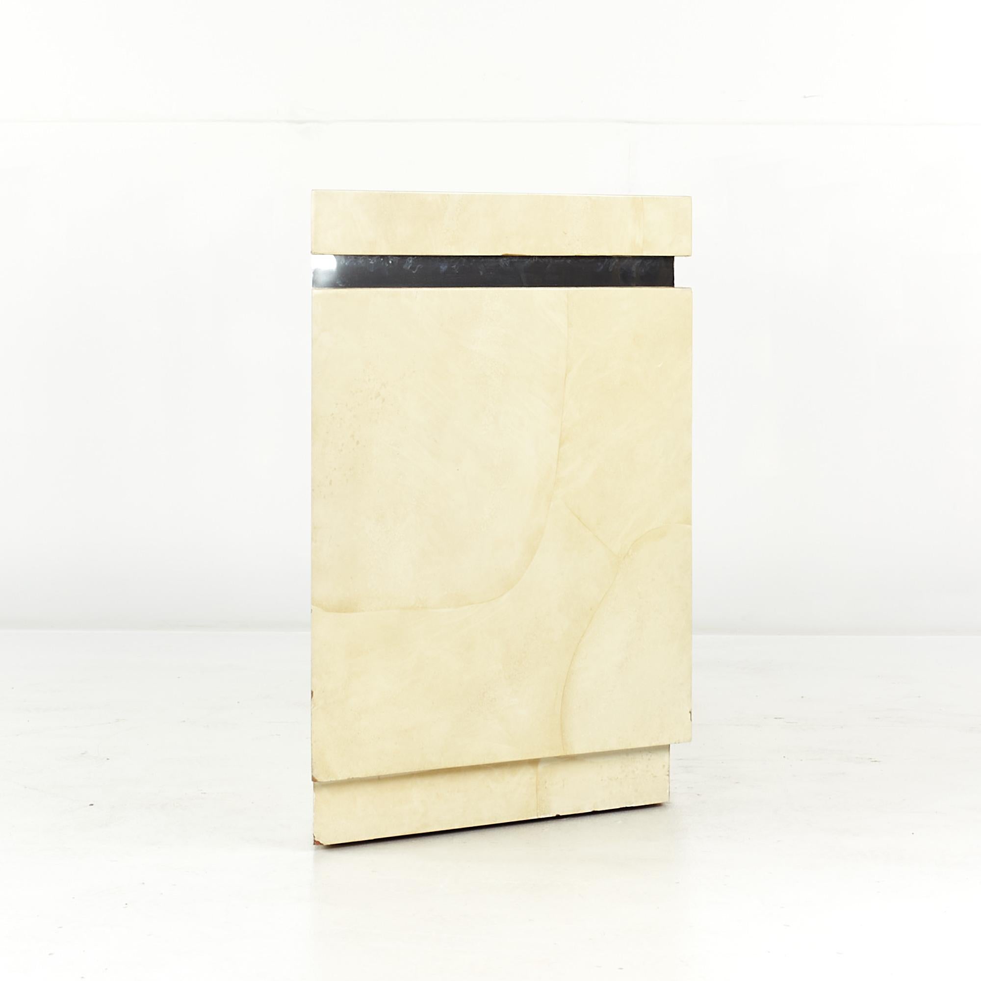 Americano Credenza di metà secolo in stile Karl Springer con pelle di capra laccata e cromo in vendita