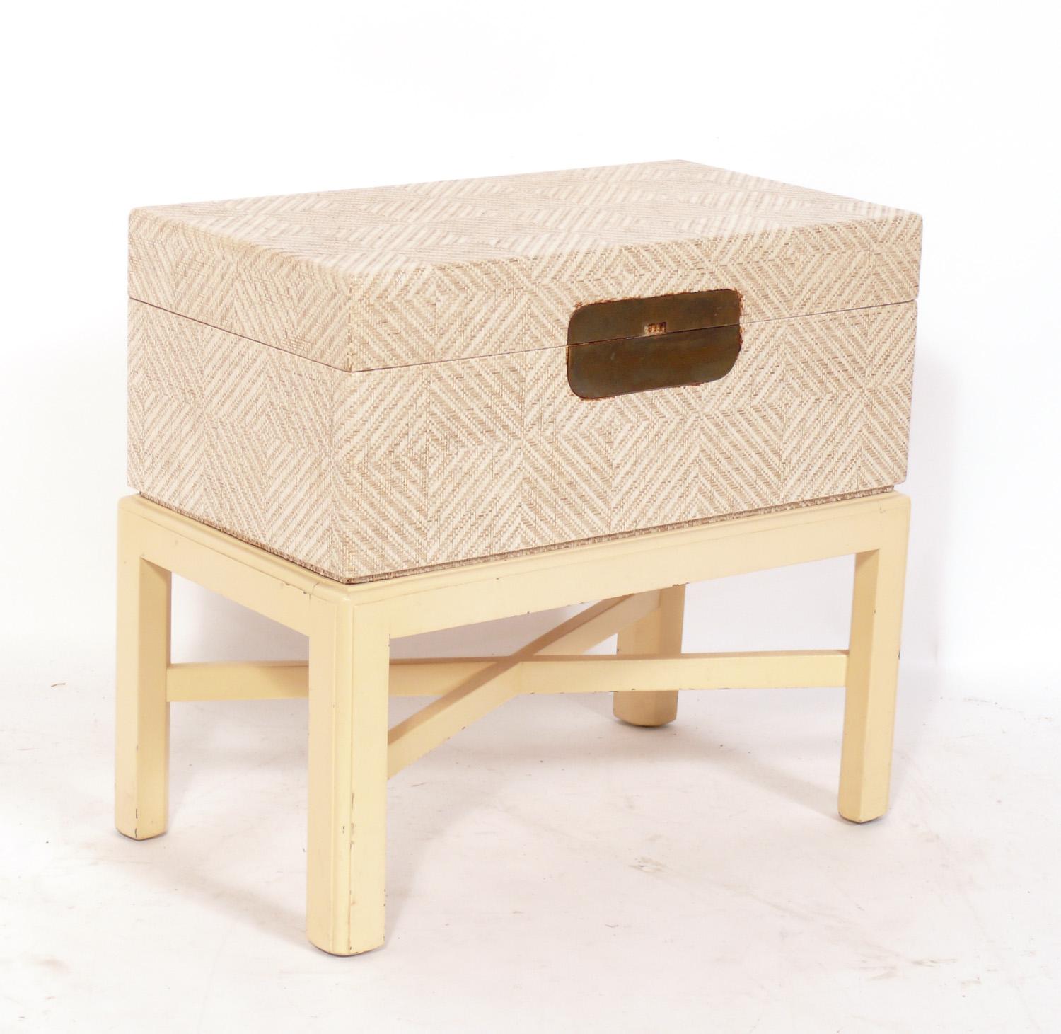 Elegant Lacquered raffia box on stand, in the manner of Karl Springer, American, circa 1970s. It is a versatile size and can be used as an end or side table, or as a night stand. No key is included, but the box is unlocked and opens.