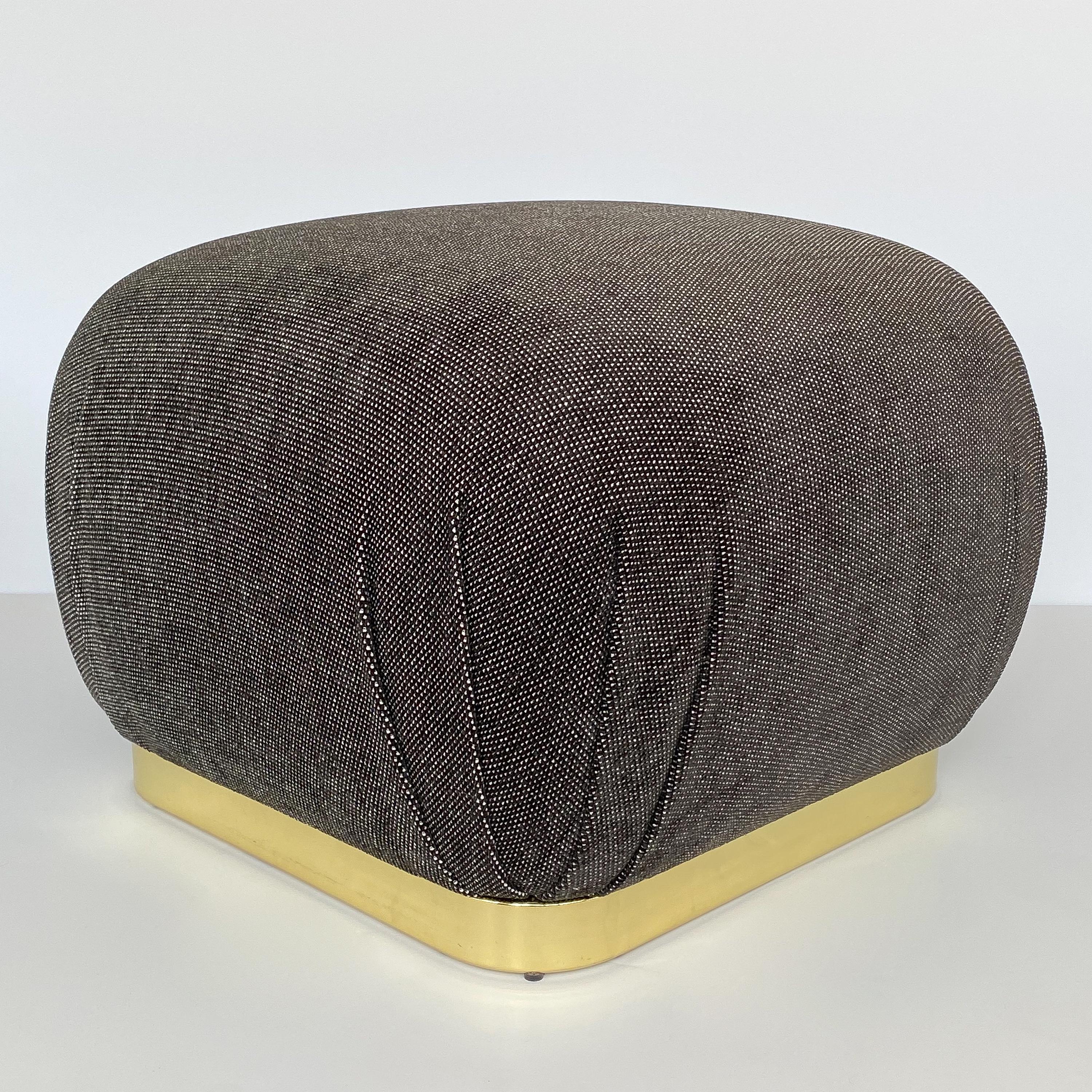 Karl Springer Style Soufflé Pouf Ottoman with Brass Base In Good Condition In Chicago, IL