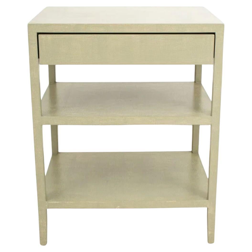 Karl Springer Style Dreistufiger Beistelltisch mit Schublade im Angebot