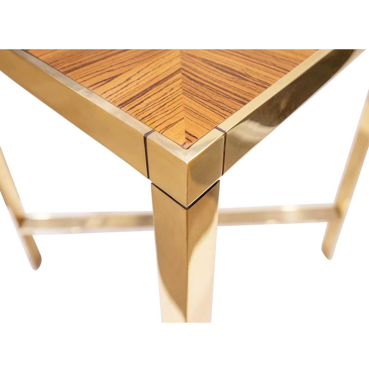 Fait main Table d'appoint Karl Springer en laiton superbement réalisée avec plateau en bois zébré, années 1980 en vente