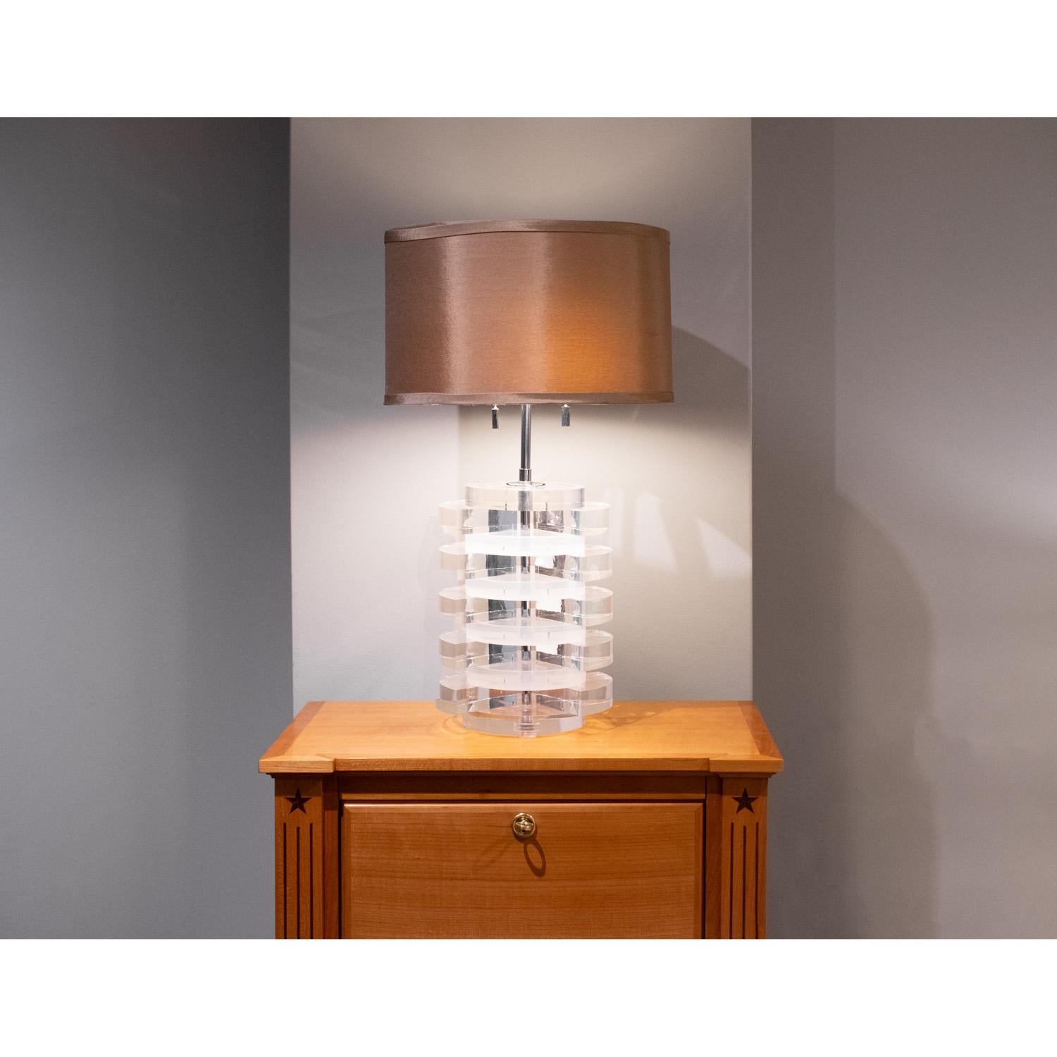 Karl Springer Table Lamp With Solid Lucite Discs 1970s In Excellent Condition For Sale In New York, NY