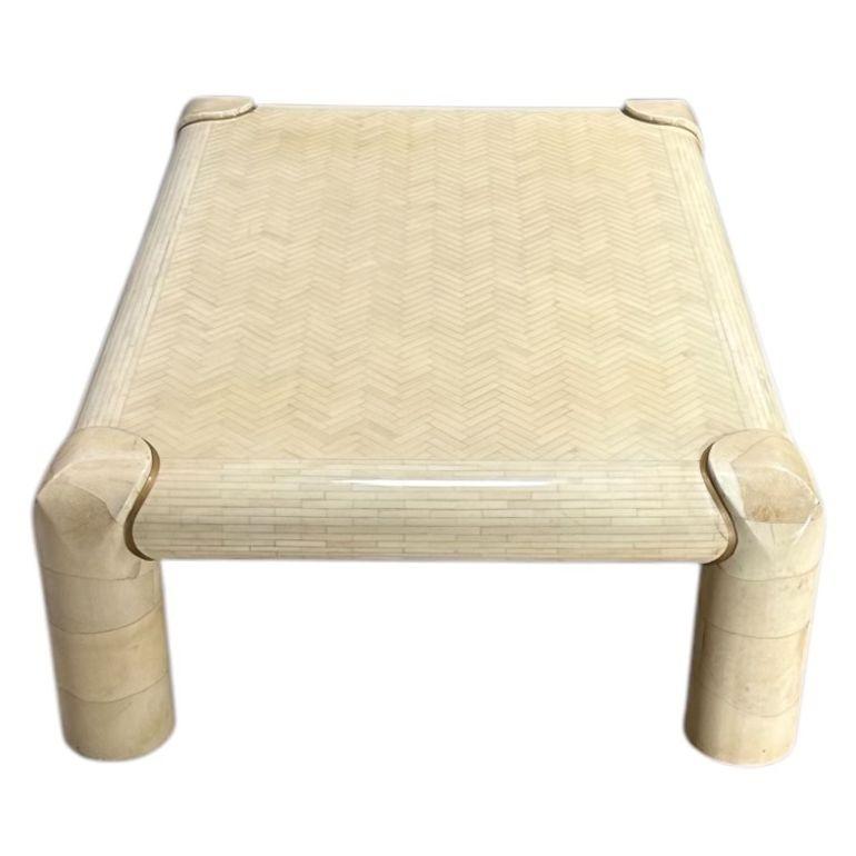 Table basse en os et peau de chèvre tessellée Karl Springer, années 1970. Très bon état d'origine.
Mesure 16,5