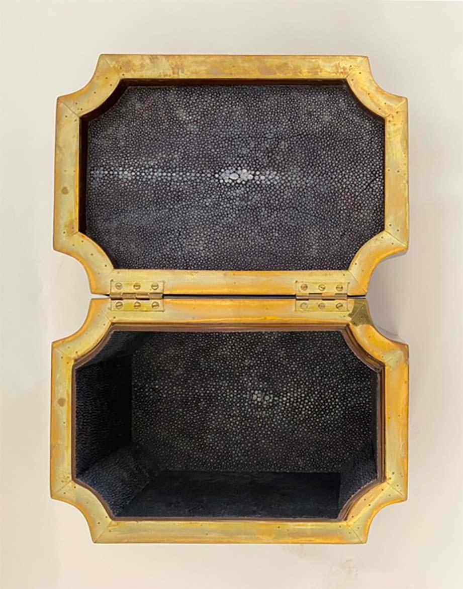 Caja de piedra teselada Karl Springer con interior de piel de zapa Latón en venta